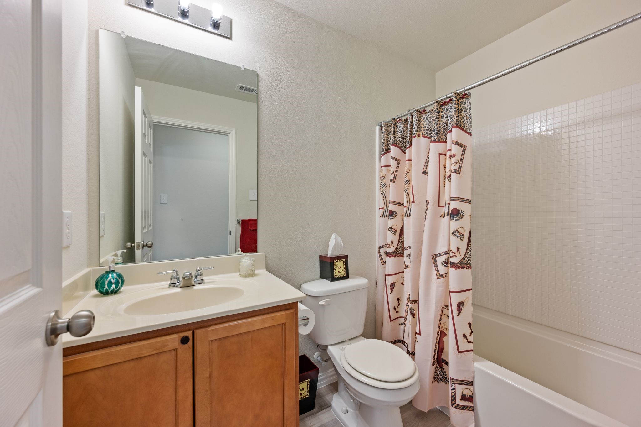 704 Bastrop Drive, Arlington, TX, 76002