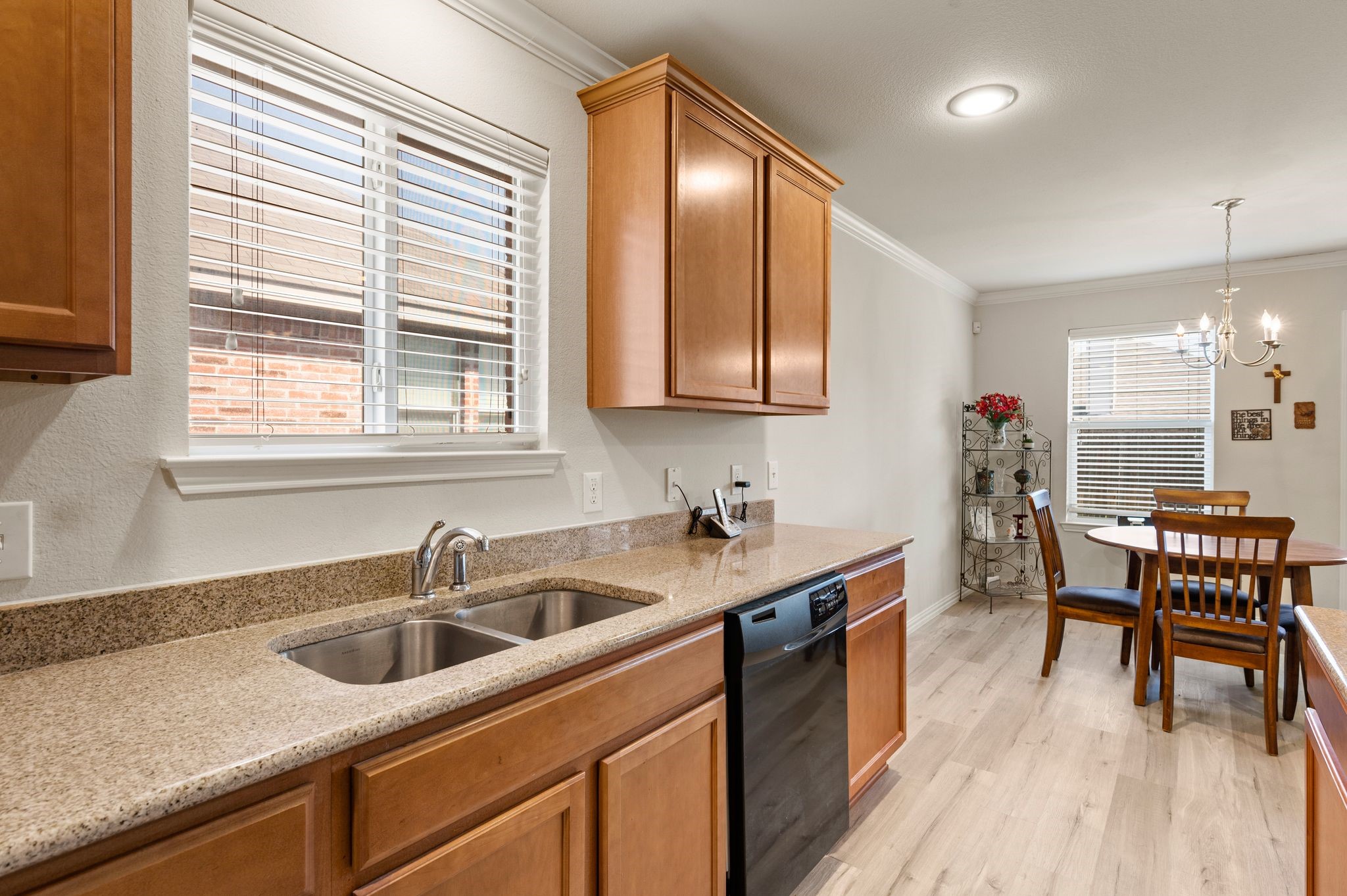 704 Bastrop Drive, Arlington, TX, 76002