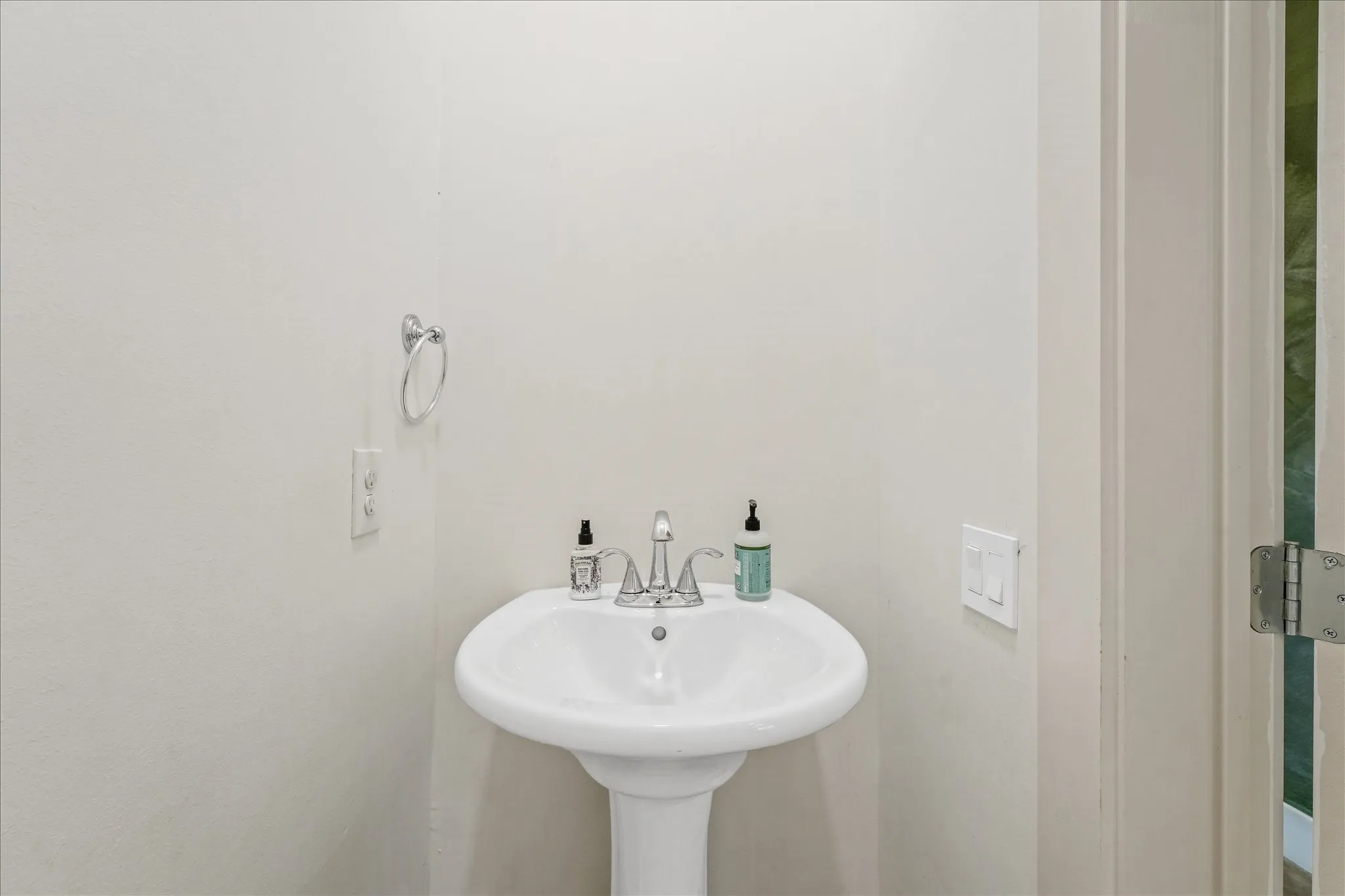 2403 Dathe Street, Dallas, TX, 75215