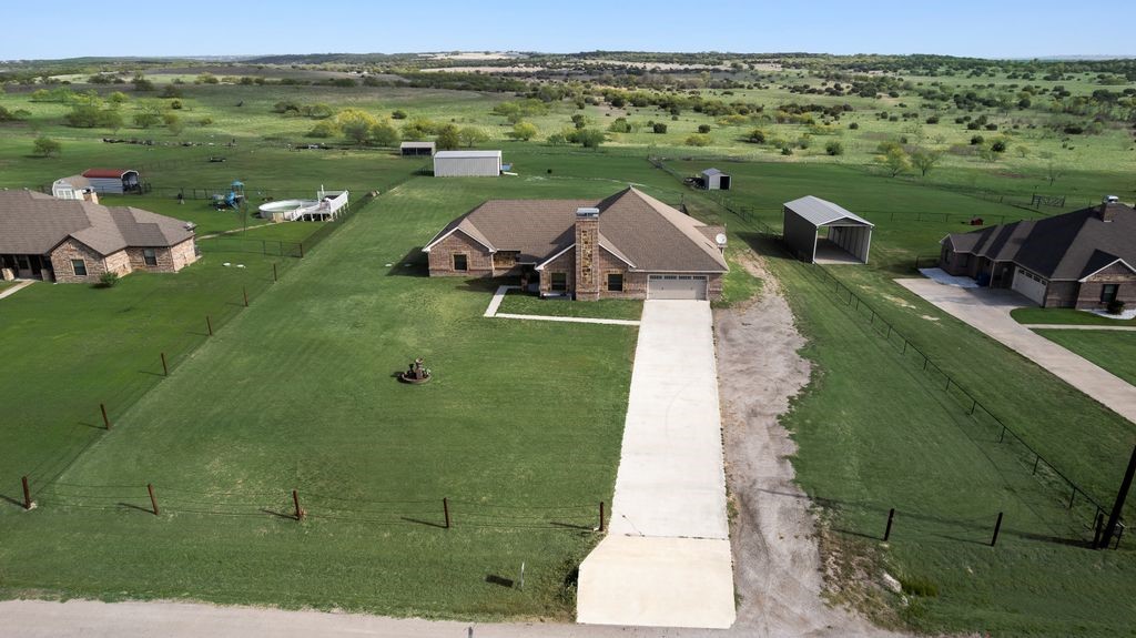 Property photo 01 of 461 Pearson Ranch Road, Weatherford, TX 76087 | MLS #21218333