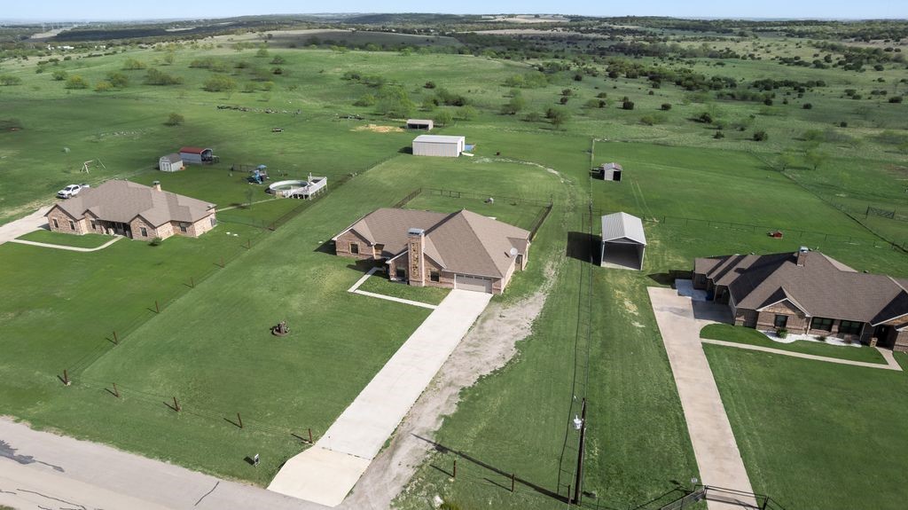Property photo 02 of 461 Pearson Ranch Road, Weatherford, TX 76087 | MLS #21218333