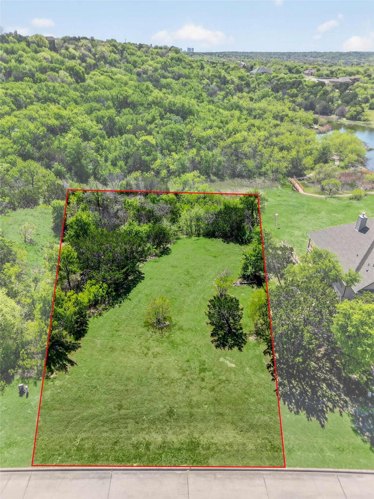 Property photo 03 of 2732 Wood Lake Drive, Cedar Hill, TX 75104 | MLS #21218650