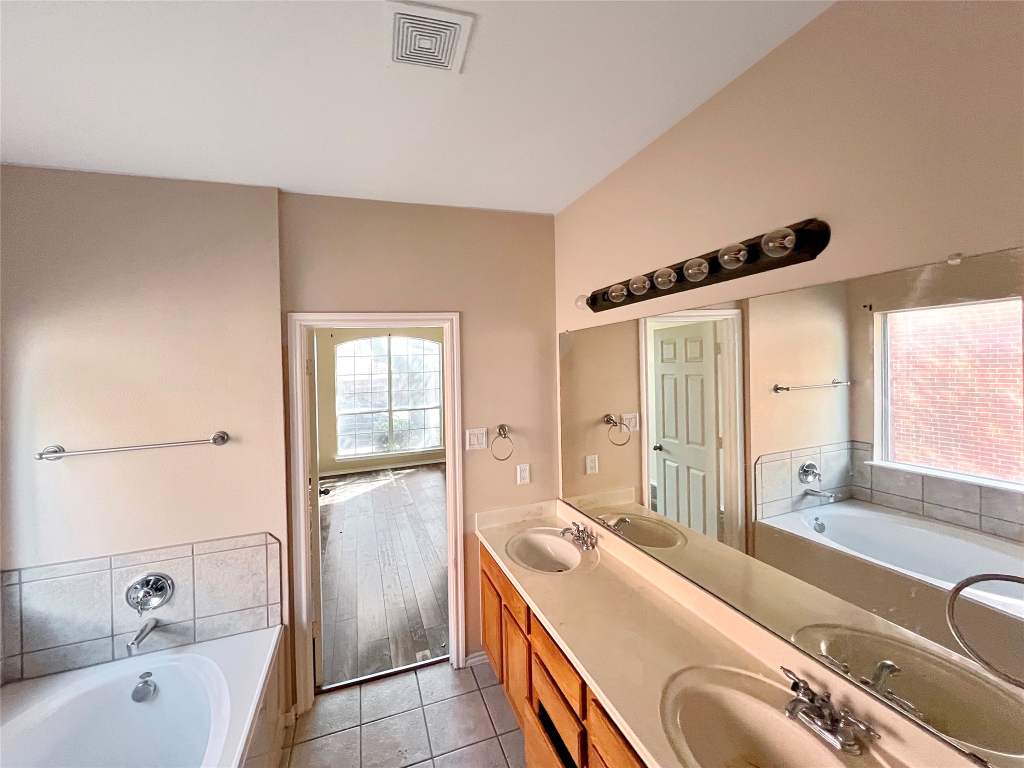 1203 Whitecreek Drive, Glenn Heights, TX, 75154