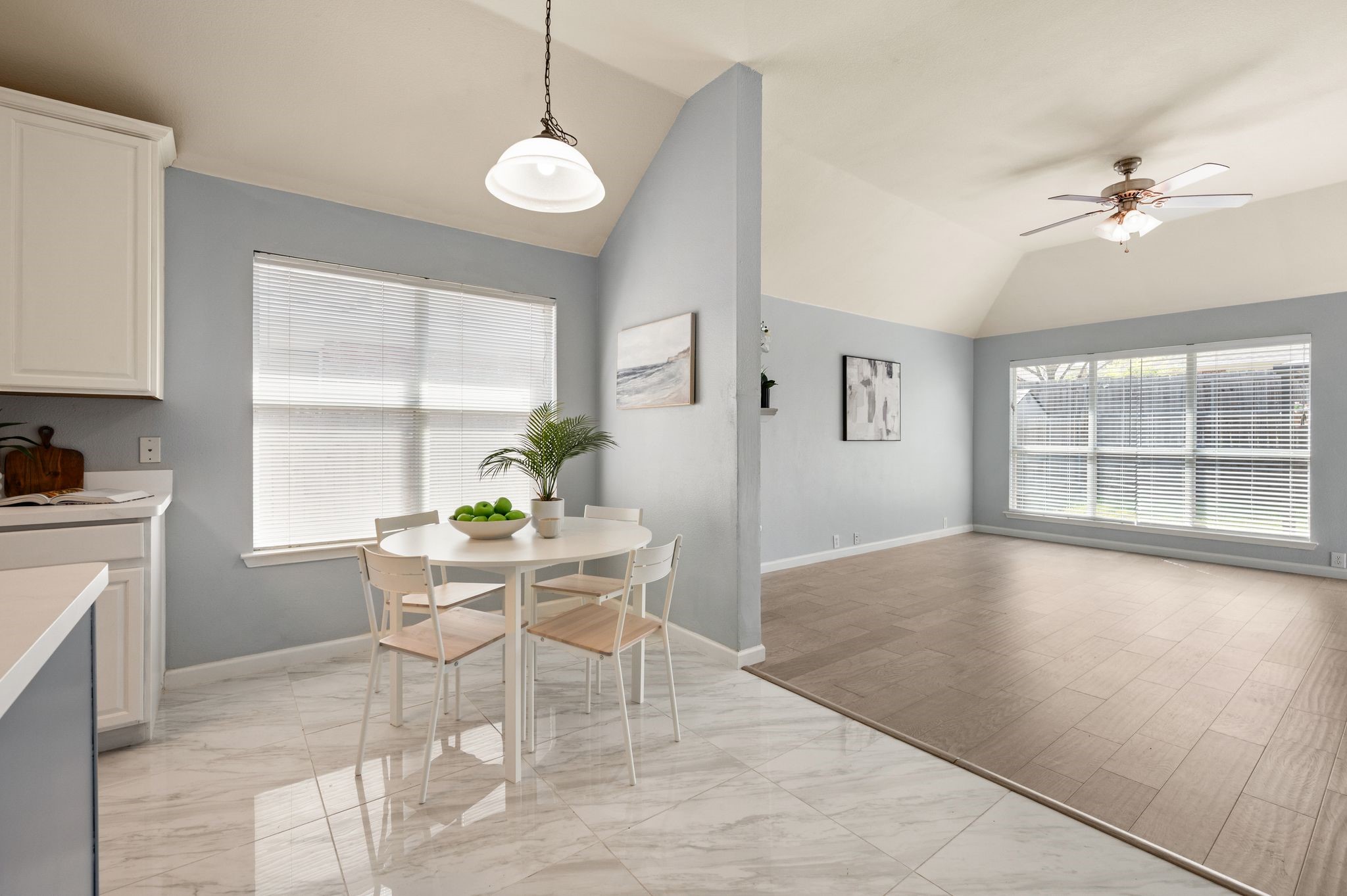 Property photo 02 of 3013 Peppercorn Drive, Euless, TX 76039 | MLS #21218921