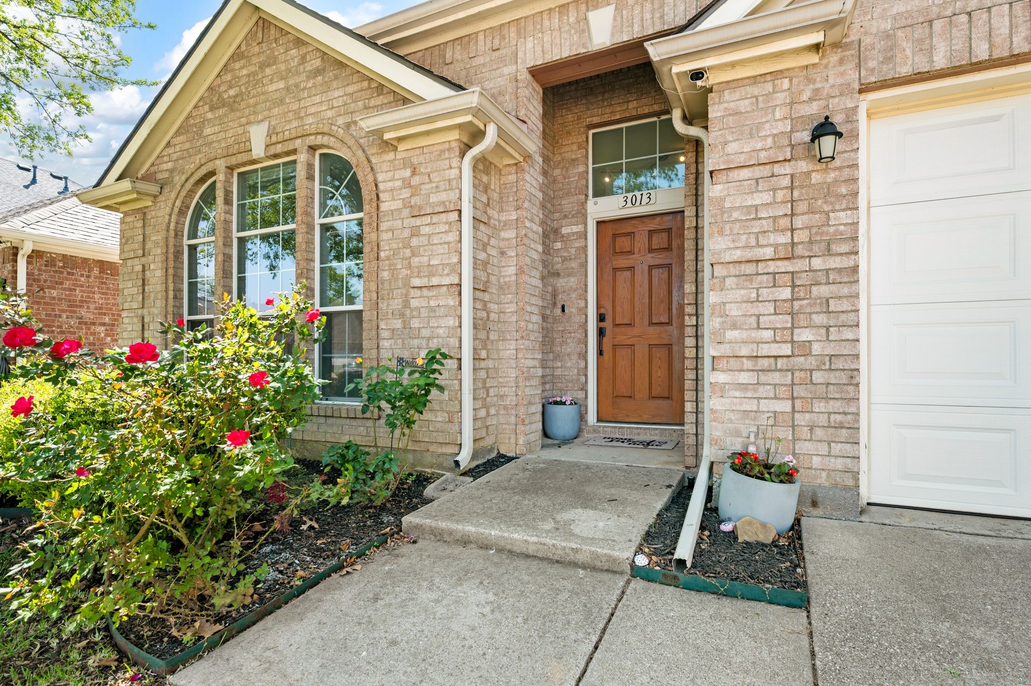 Property photo 03 of 3013 Peppercorn Drive, Euless, TX 76039 | MLS #21218921