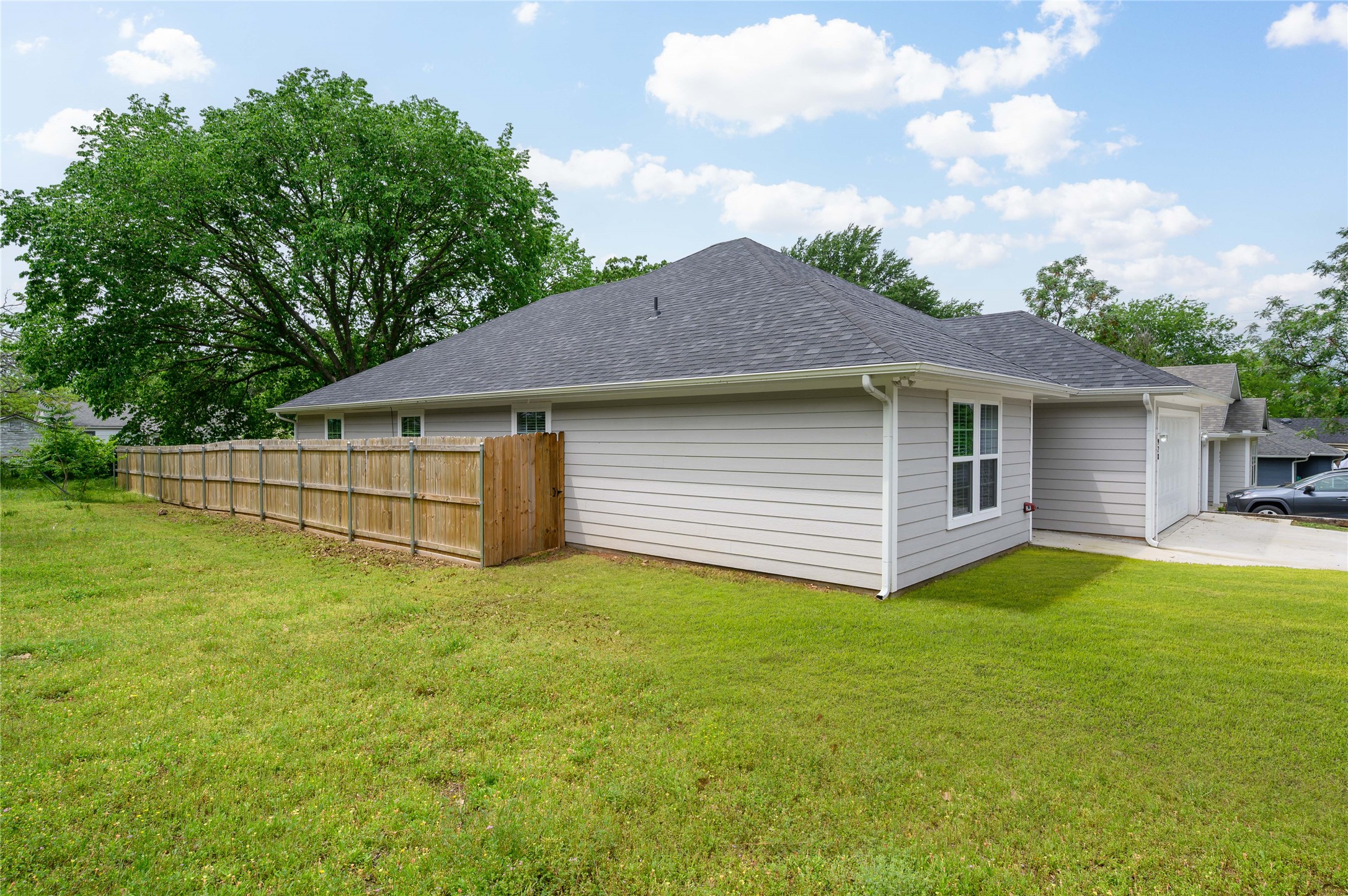 928 W Chase Street, Denison, TX, 75020