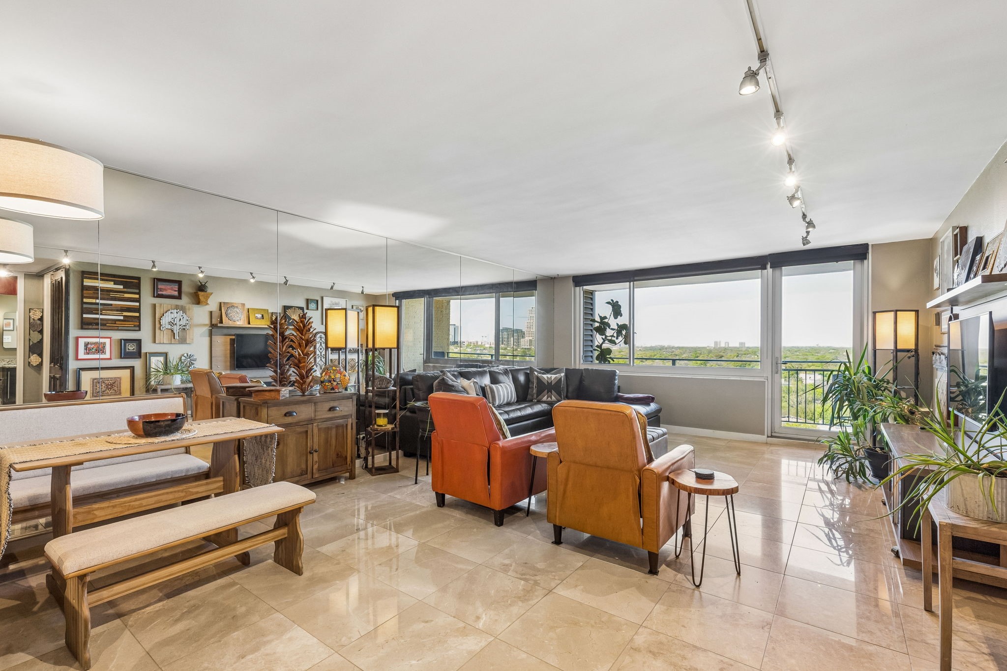 Property photo 04 of 3883 Turtle Creek Boulevard UNIT 1616, Dallas, TX 75219 | MLS #21219969