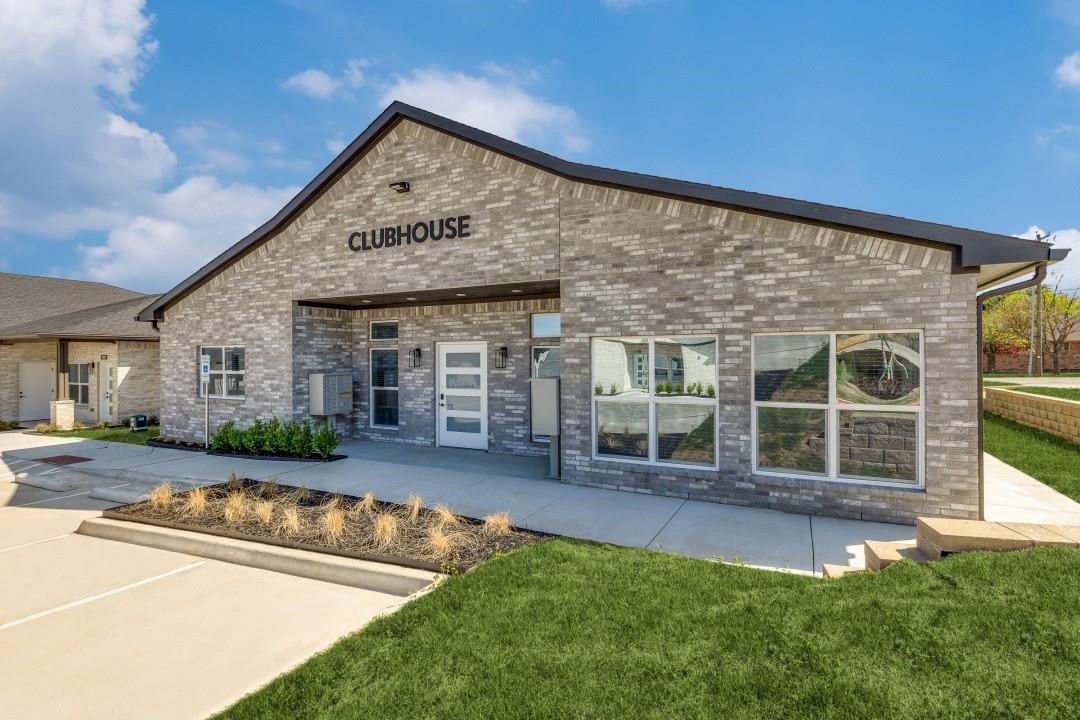 820 W McLeroy Boulevard UNIT&nbsp;2004, Saginaw, TX, 76179