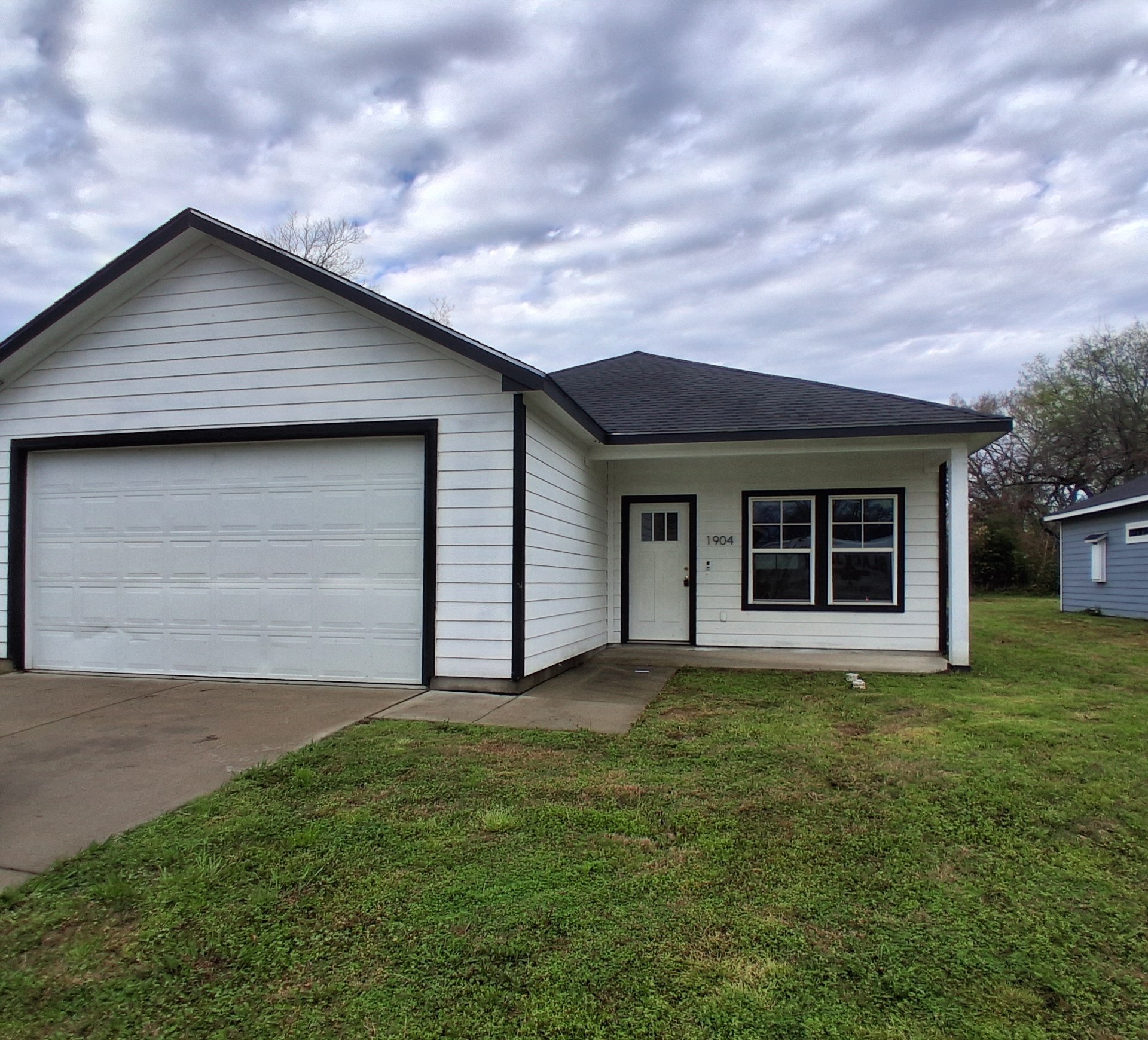 Property photo 01 of 1904 Wesley Street, Greenville, TX 75401 | MLS #21220148