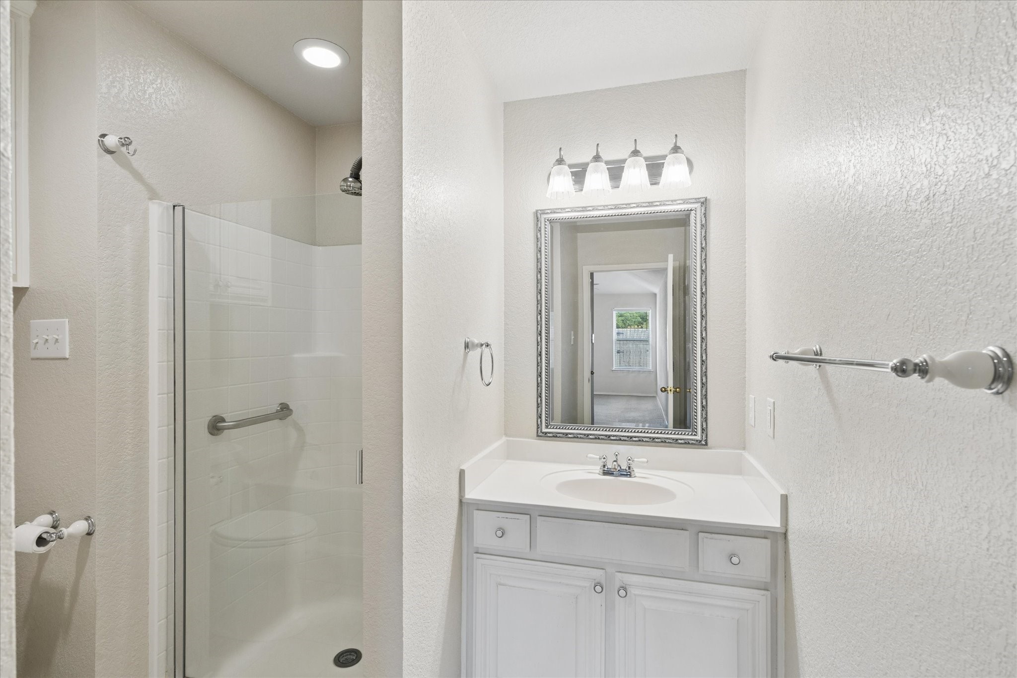 2736 Ensenada Lane, Fort Worth, TX, 76108