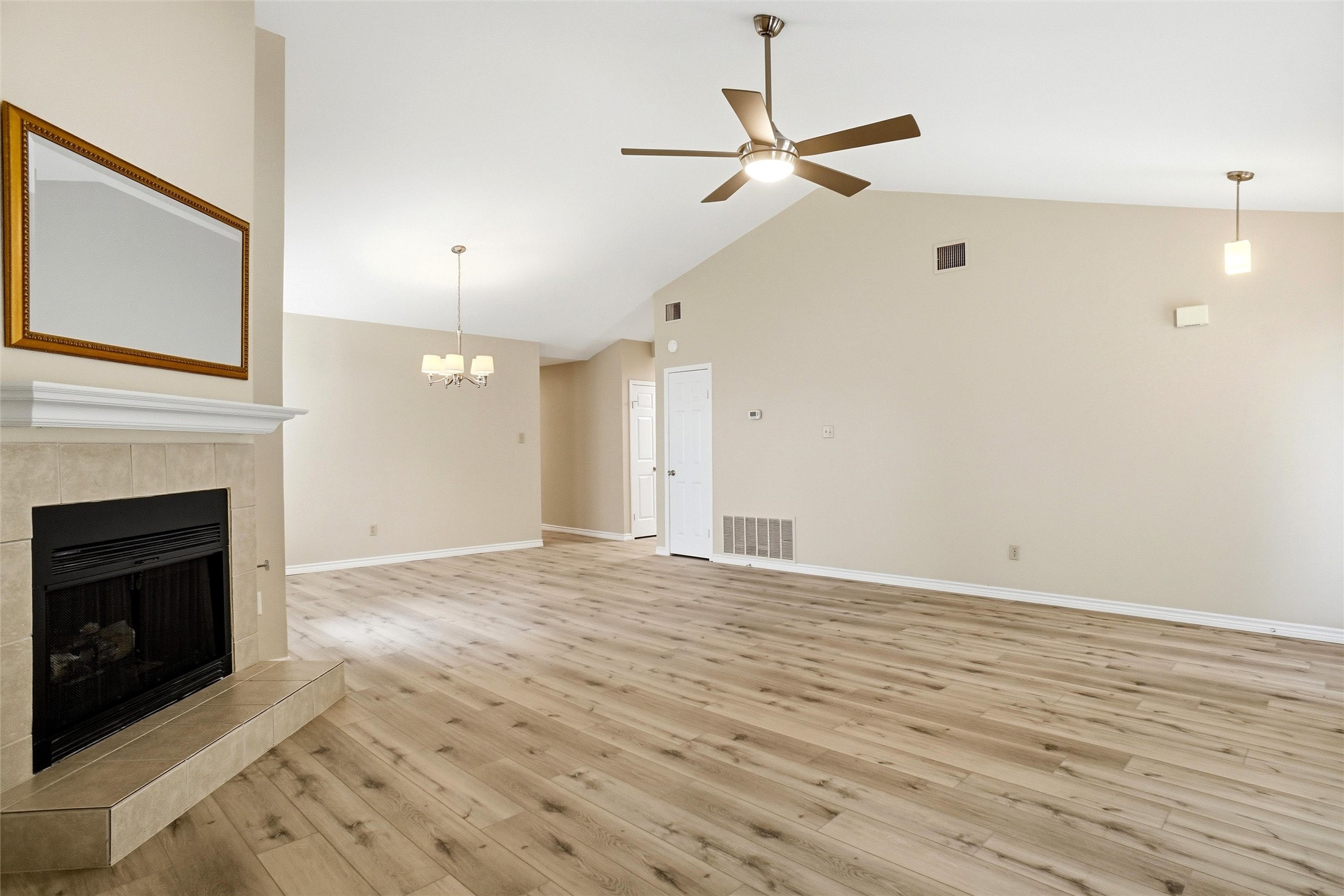 Property photo 04 of 605 Drexel Drive, Grapevine, TX 76051 | MLS #21220355