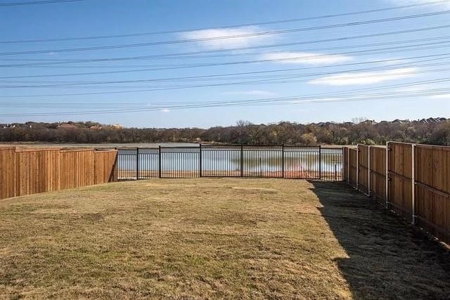 Property photo 02 of 1128 Ivory Horn Drive, Carrollton, TX 75010 | MLS #21220573