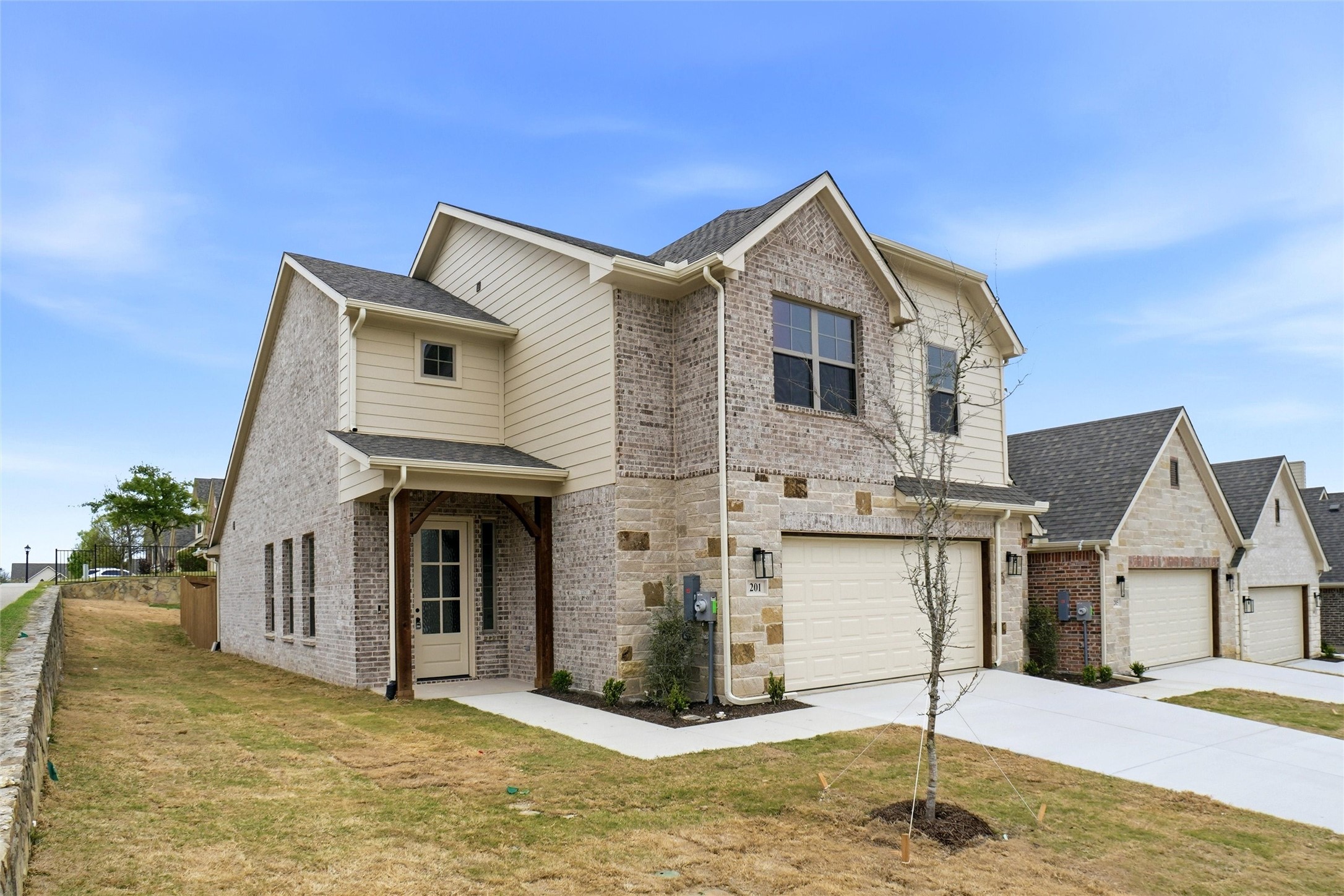 Property photo 01 of 201 Legacy Boulevard, Weatherford, TX 76085 | MLS #21220622