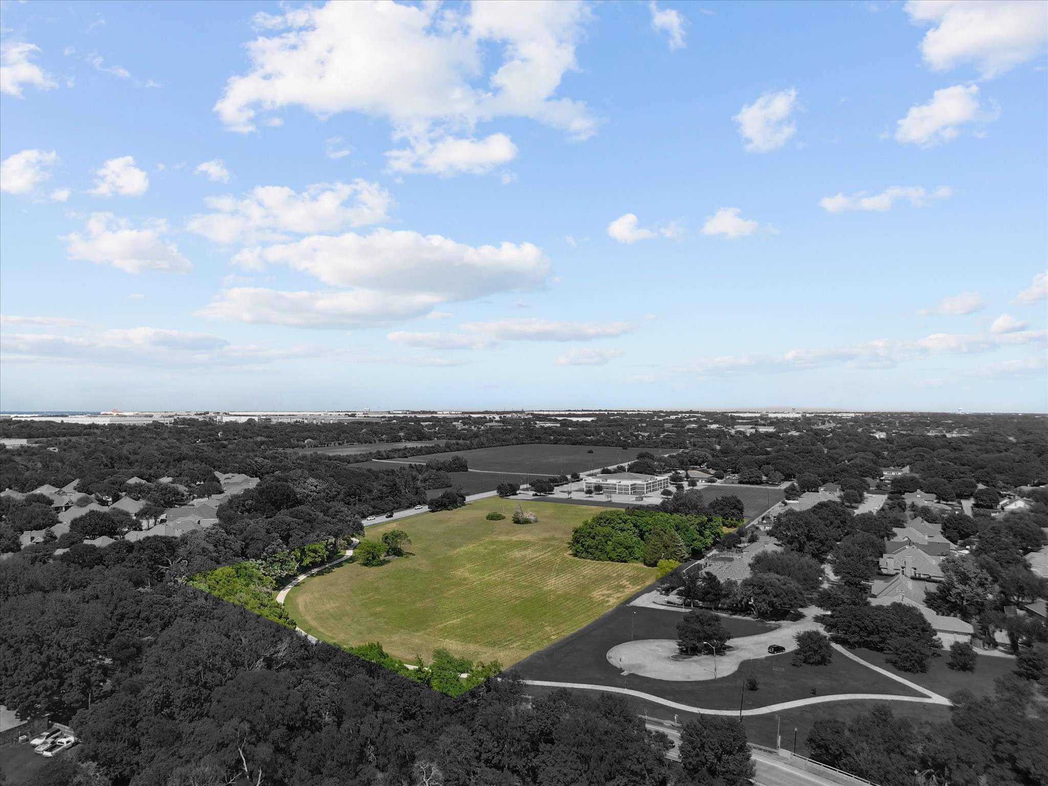 Property photo 03 of 699 W Wintergreen Road, Desoto, TX 75115 | MLS #21220645