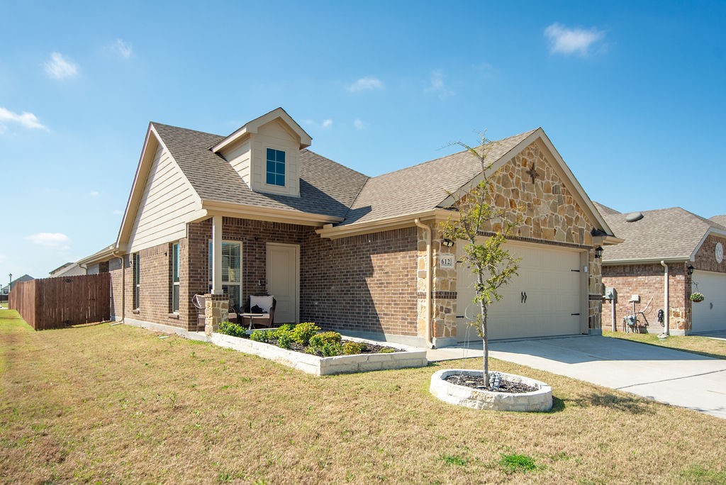 Property photo 03 of 612 Daybreak Lane, Lavon, TX 75166 | MLS #21220770