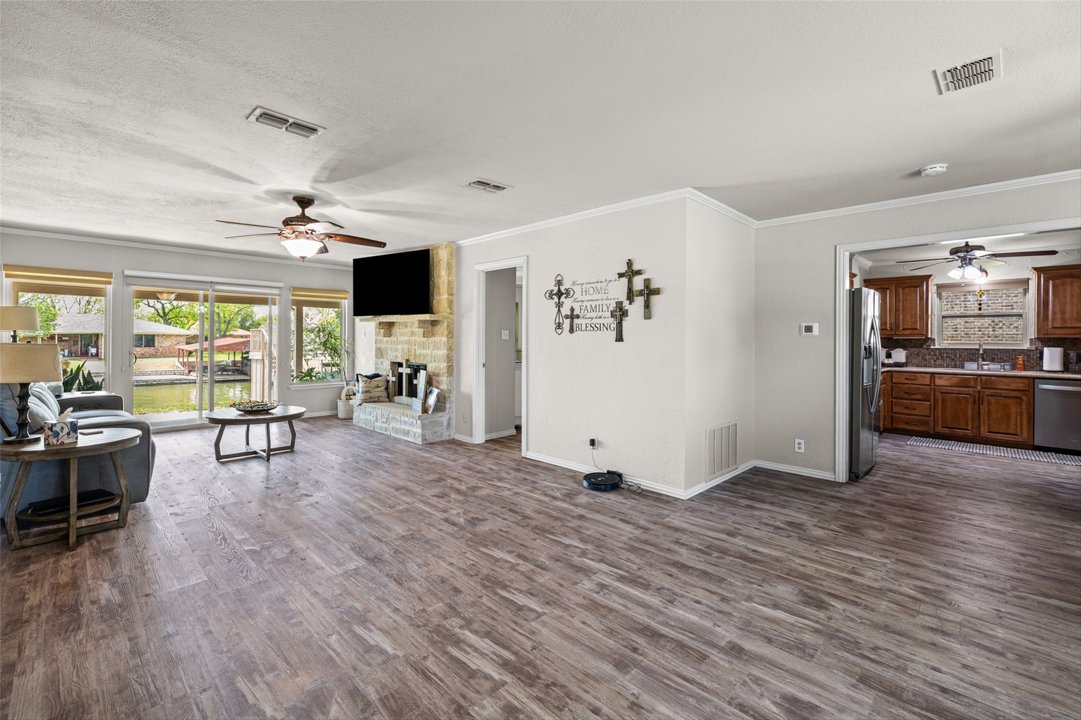 Property photo 04 of 3711 Quail Run, Granbury, TX 76049 | MLS #21220831