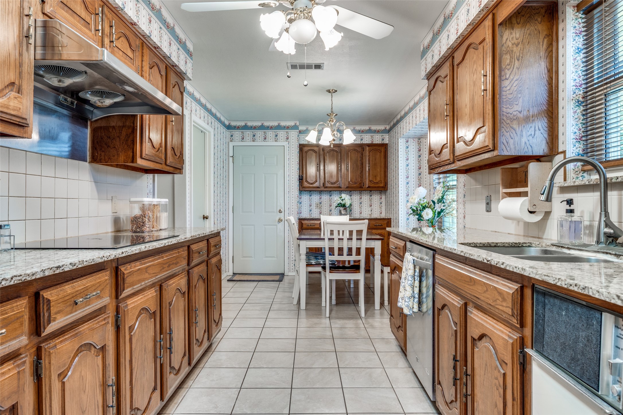 504 Chaffee Drive, Arlington, TX, 76006