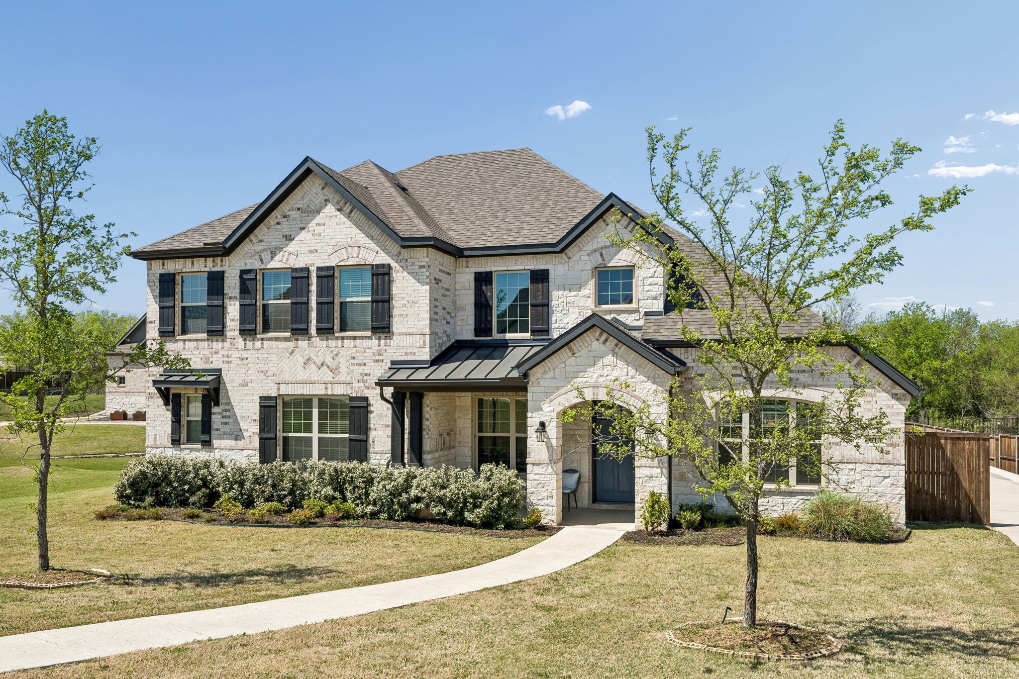Property photo 02 of 313 Suncrest Way, Sunnyvale, TX 75182 | MLS #21220888