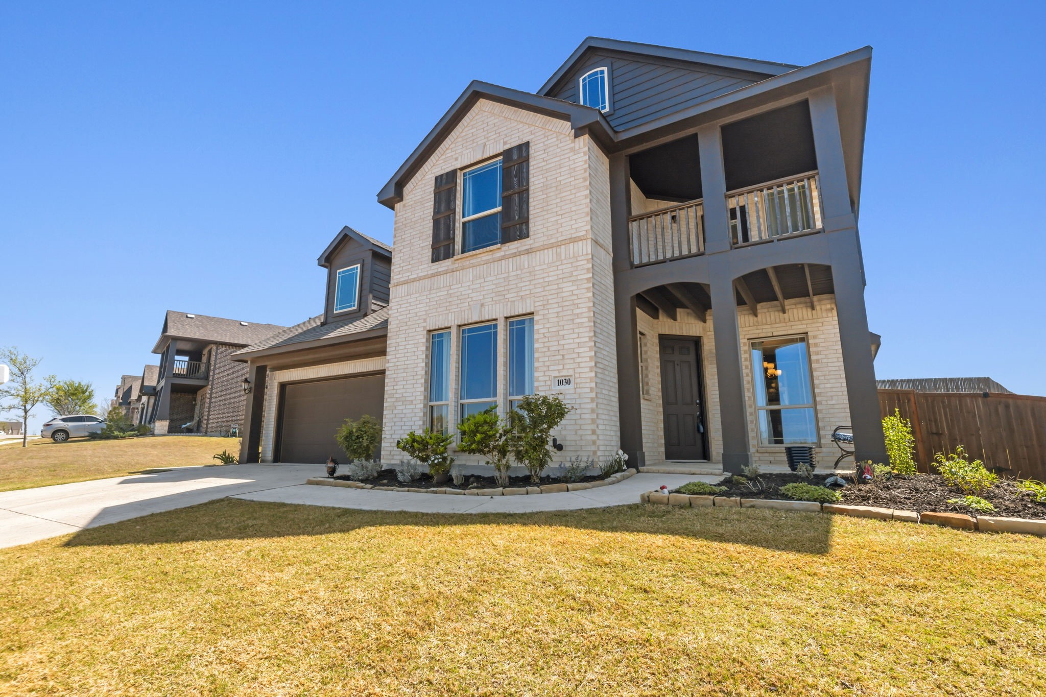Property photo 02 of 1030 Timber Ridge Drive, Justin, TX 76247 | MLS #21221385