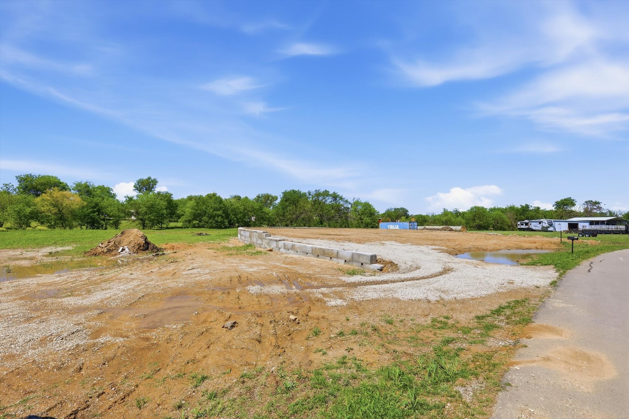 Property photo 04 of 501 Rising Star Lane, Sanger, TX 76266 | MLS #21221415