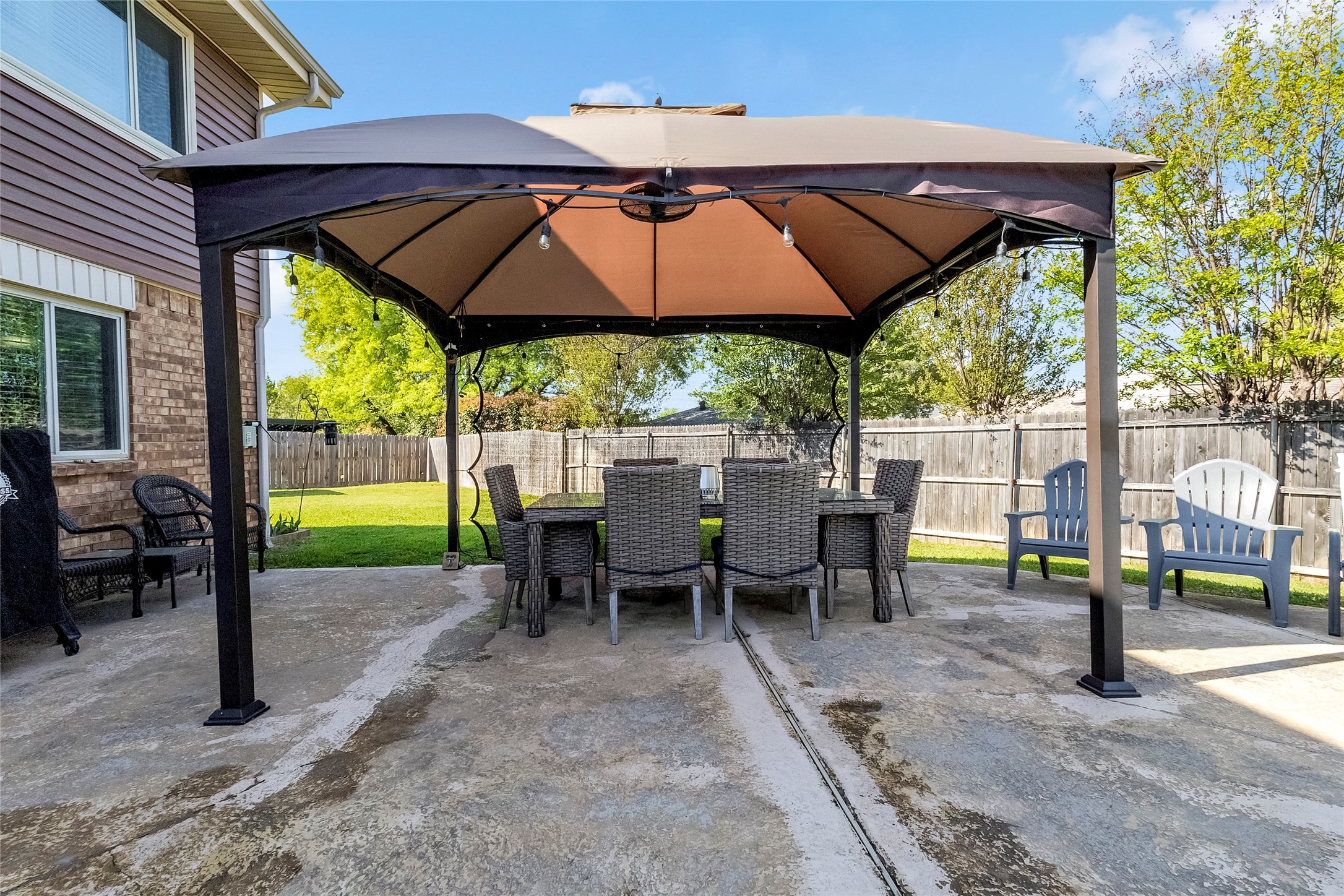 2405 Thistle Court, Euless, TX, 76039