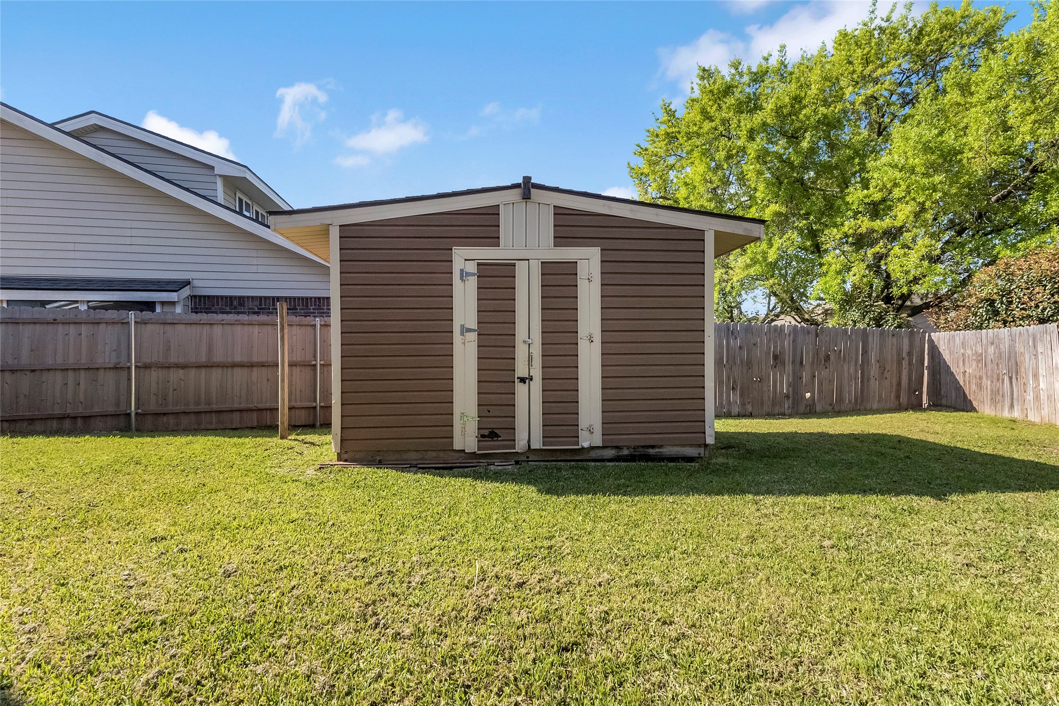 2405 Thistle Court, Euless, TX, 76039