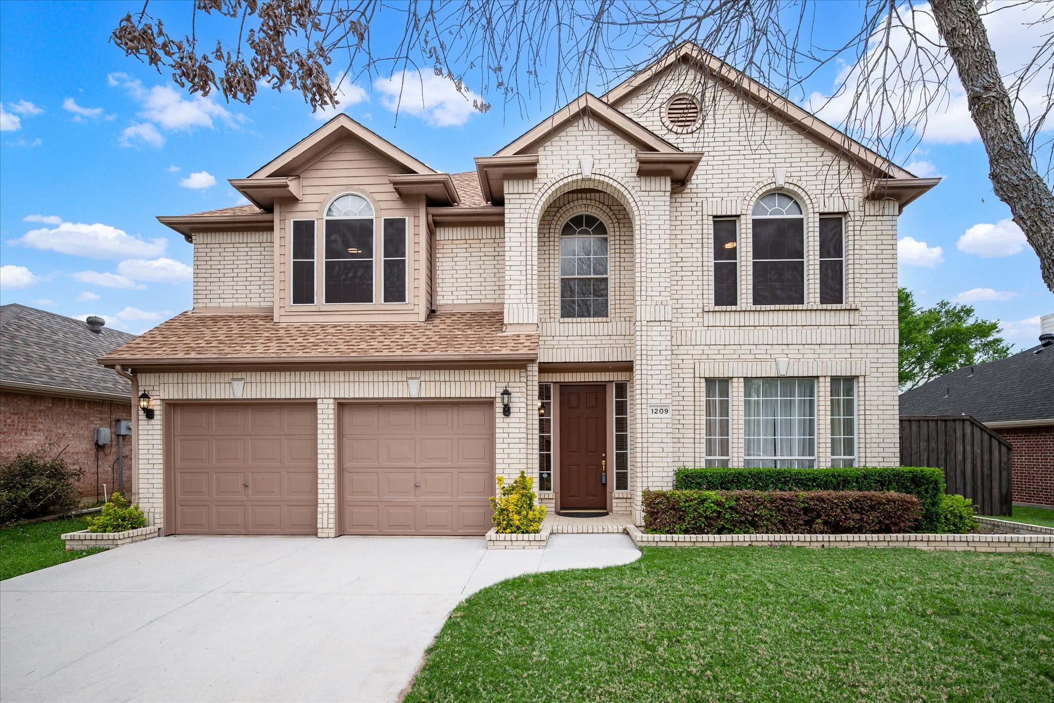Property photo 01 of 1209 Silverwood Drive, Flower Mound, TX 75028 | MLS #21221742