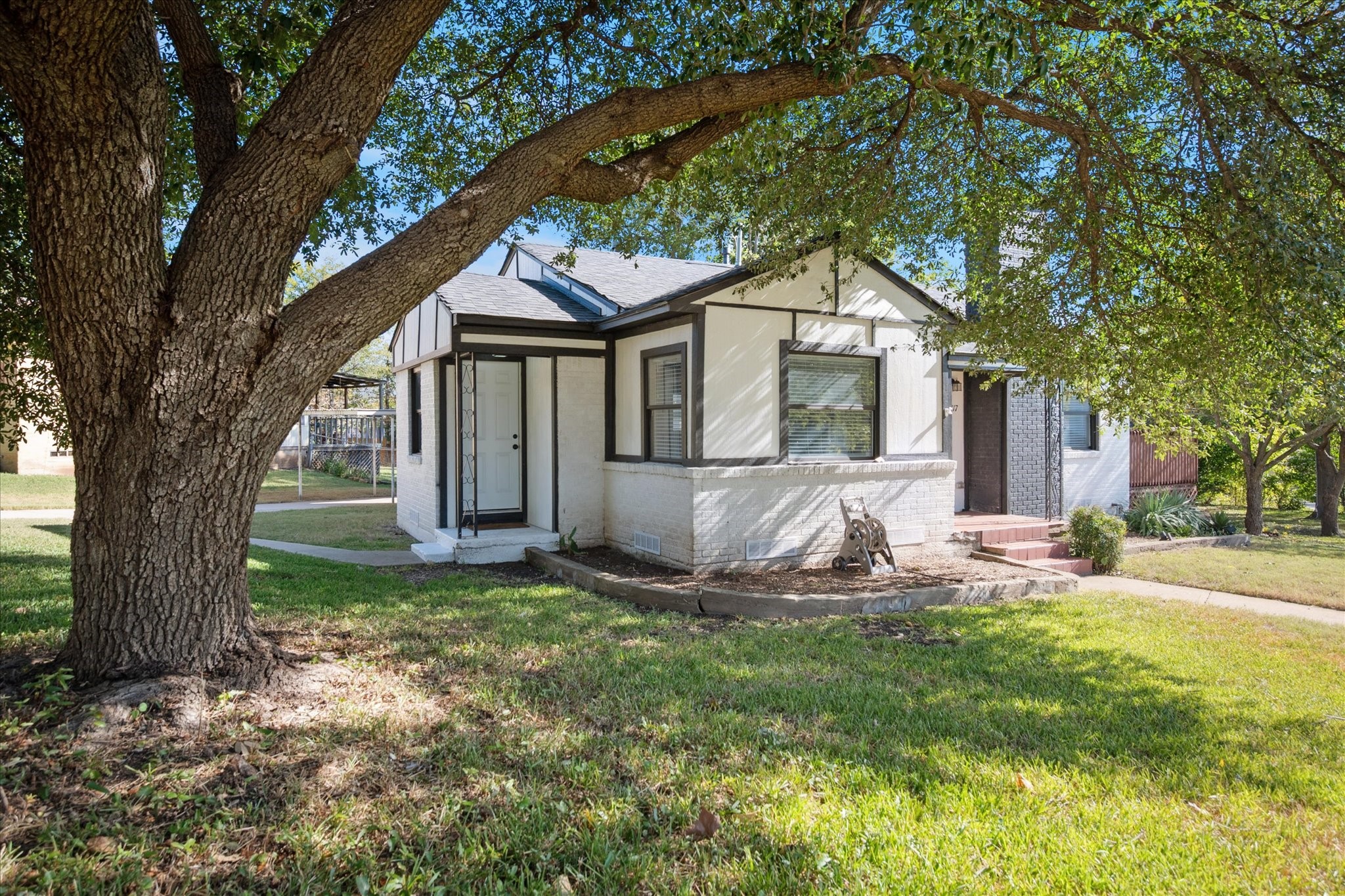 2717 El Tivoli Drive, Dallas, TX, 75211