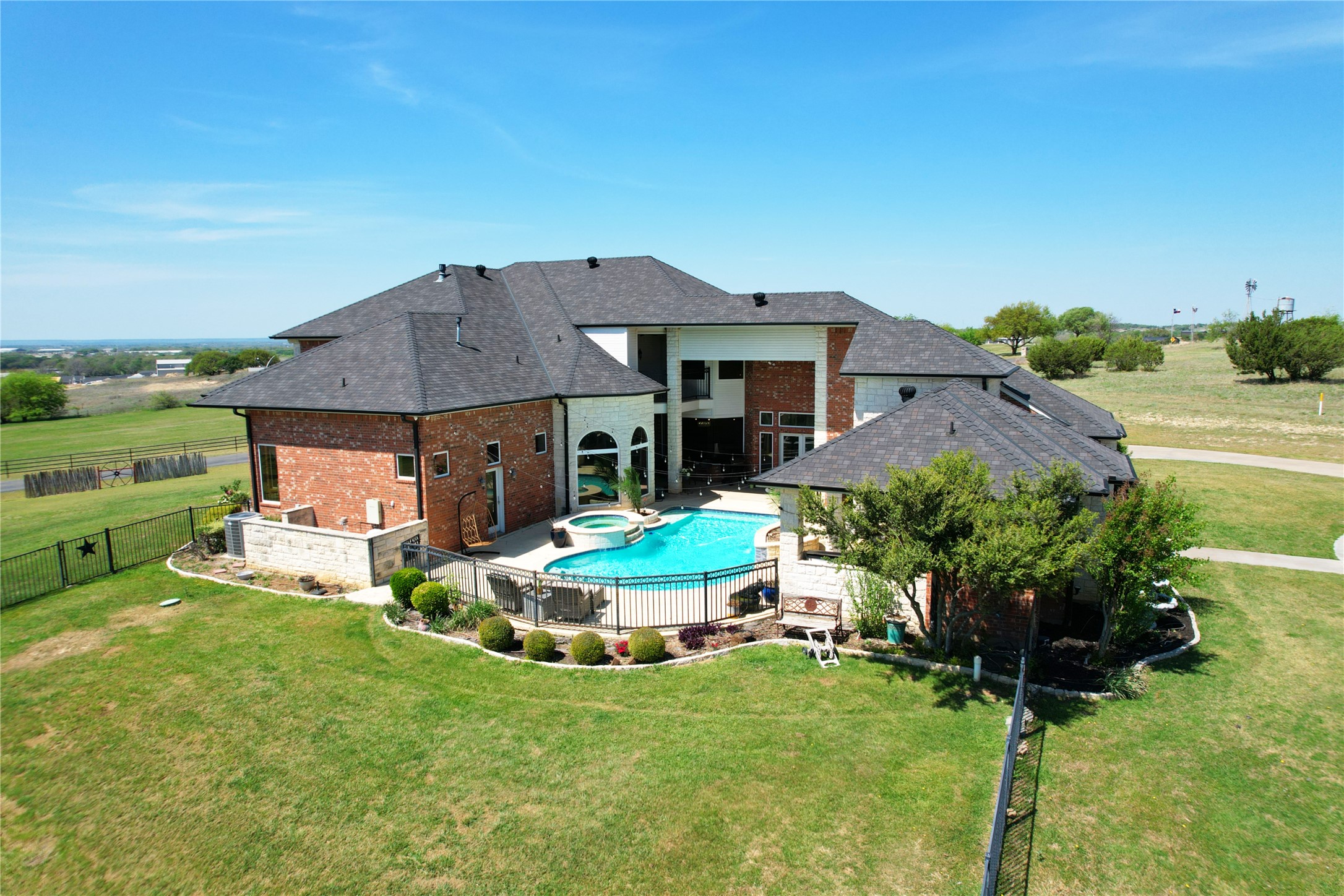 127 Eagle View Court, Weatherford, TX, 76087