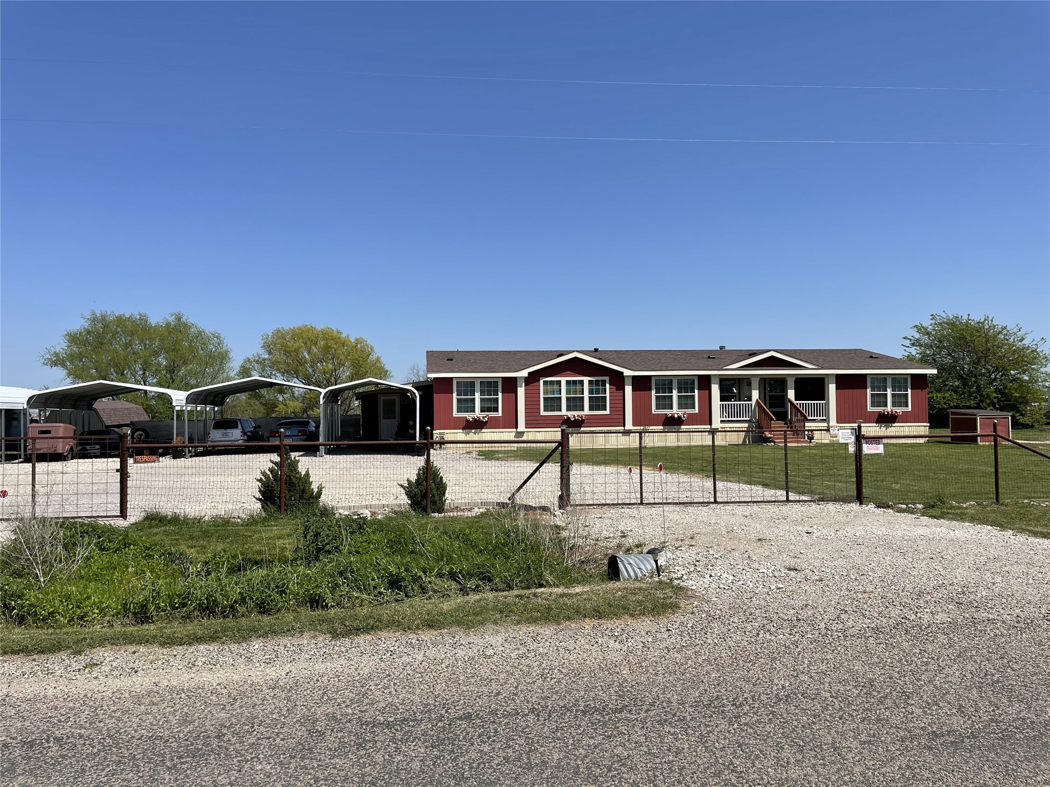 Property photo 02 of 394 Emerald Glenn Lane Pilot, Point, TX 76258 | MLS #21222150