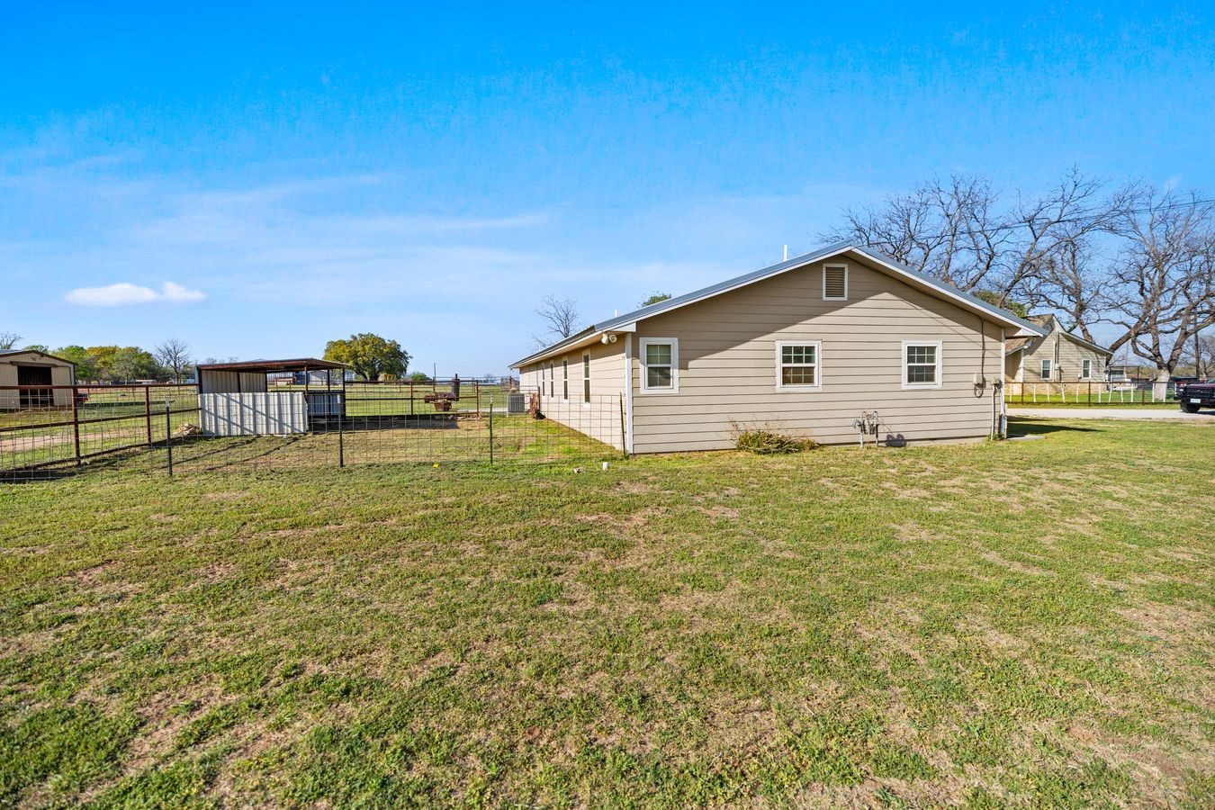 207 N Sand Street, Comanche, TX, 76442