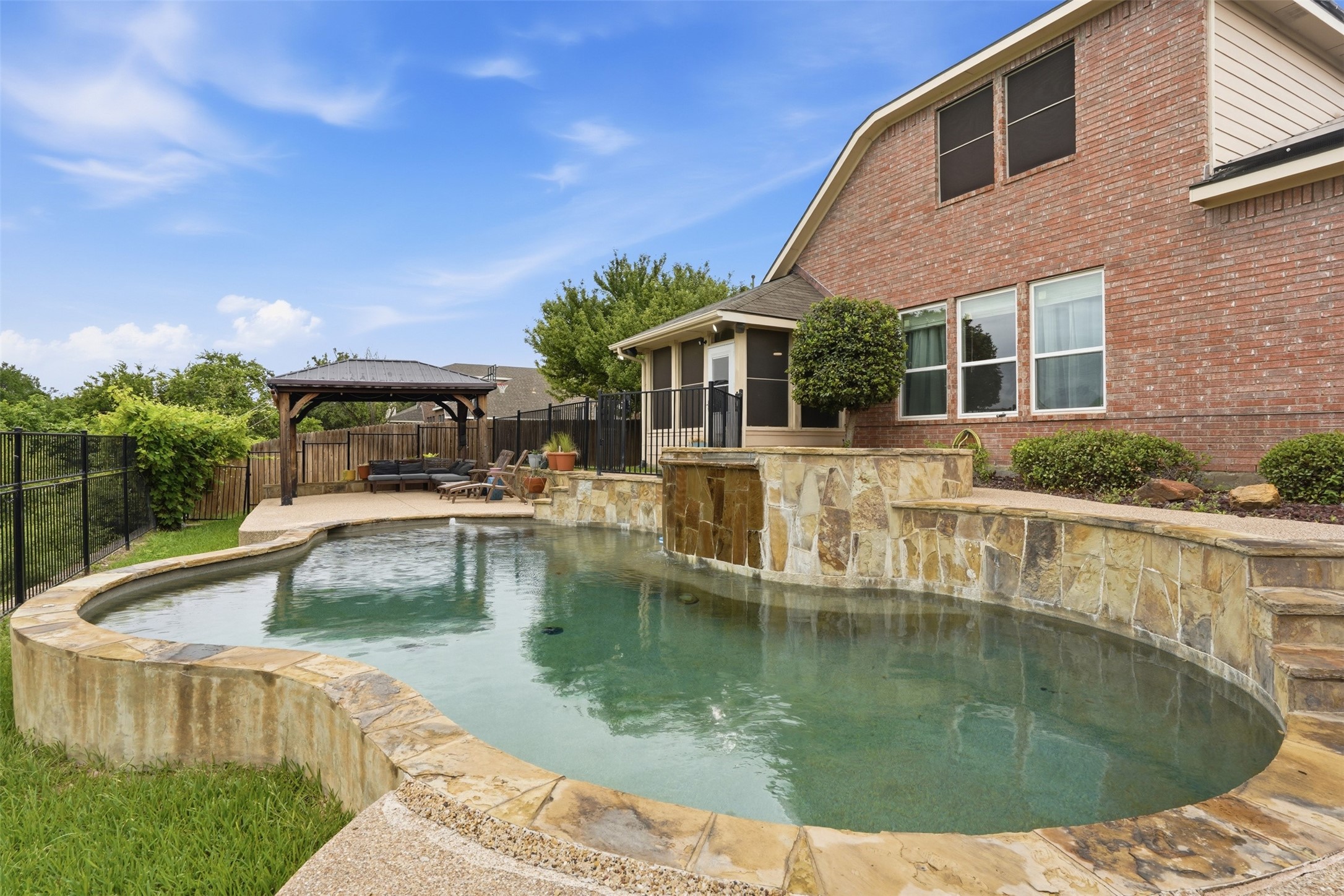 Property photo 01 of 5605 Southern Hills Drive North Richland, Hills, TX 76180 | MLS #21222869