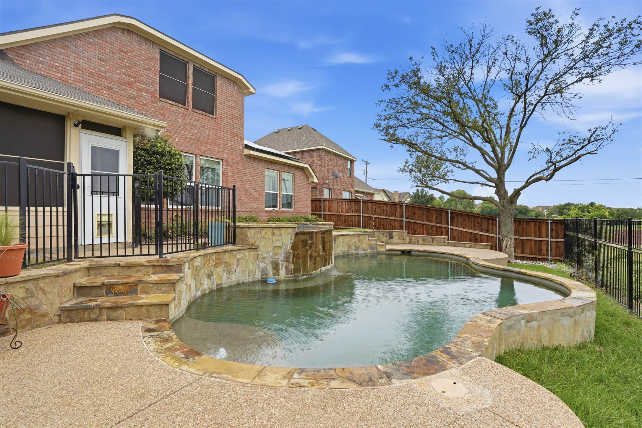Property photo 02 of 5605 Southern Hills Drive North Richland, Hills, TX 76180 | MLS #21222869