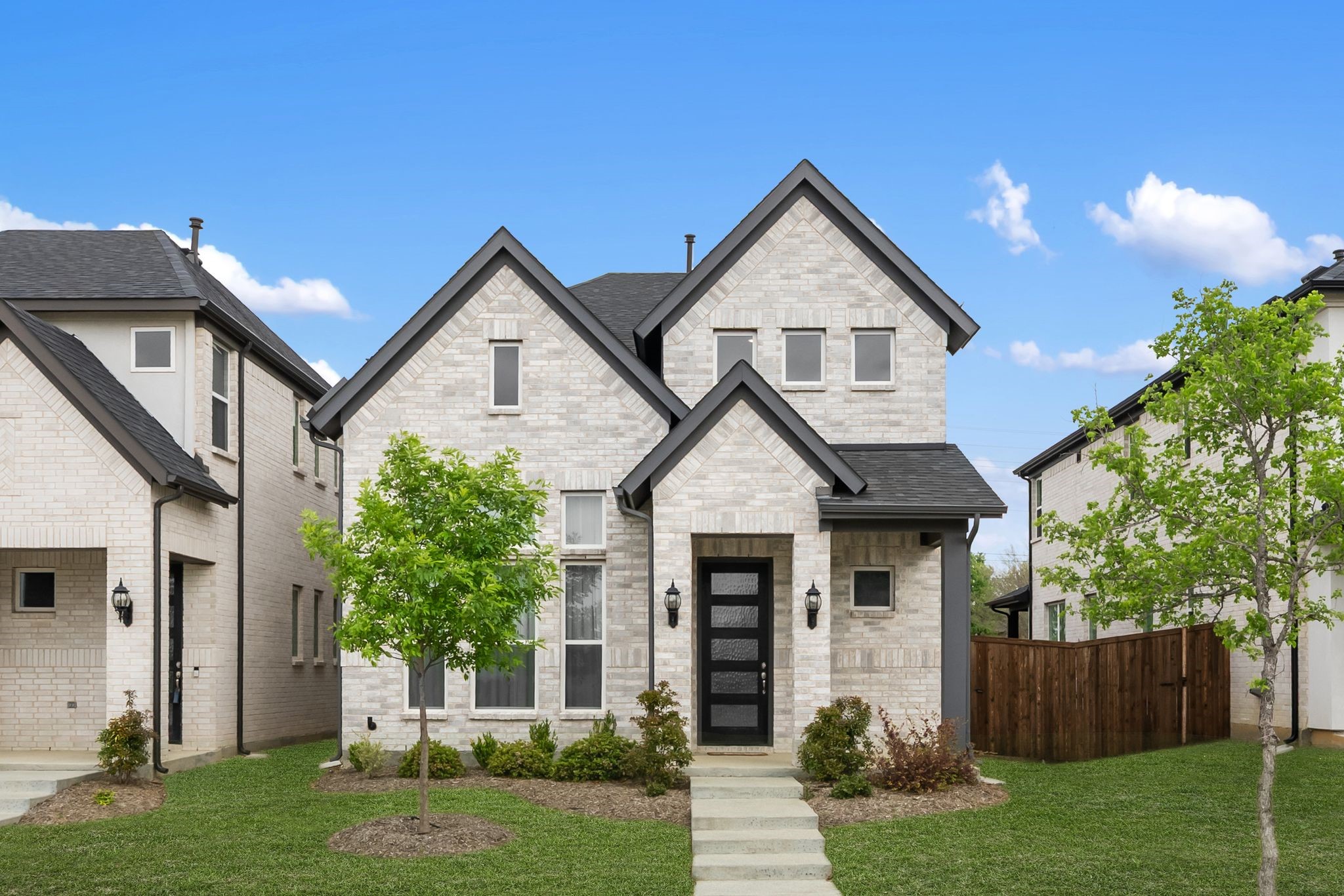 Property photo 01 of 11432 Chepstow Crescent Court, Frisco, TX 75035 | MLS #21223027