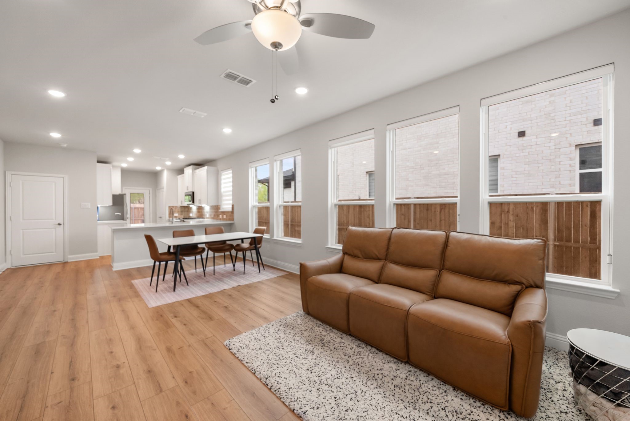 Property photo 02 of 11432 Chepstow Crescent Court, Frisco, TX 75035 | MLS #21223027
