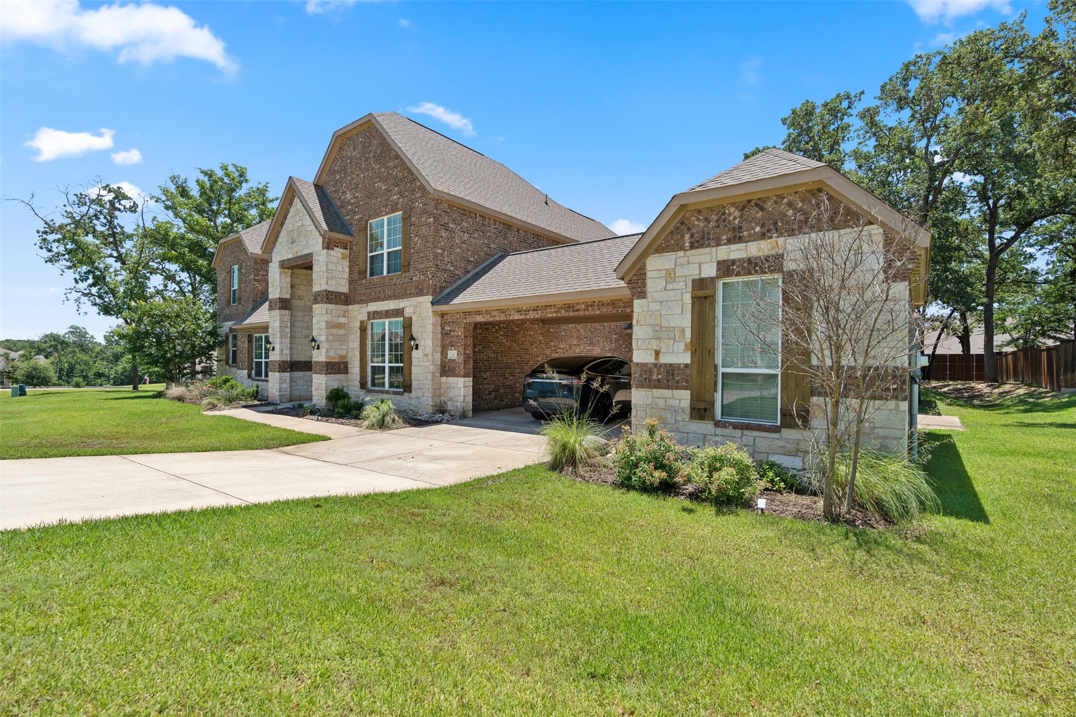 Property photo 02 of 140 Dogwood Drive, Krugerville, TX 76227 | MLS #21223139