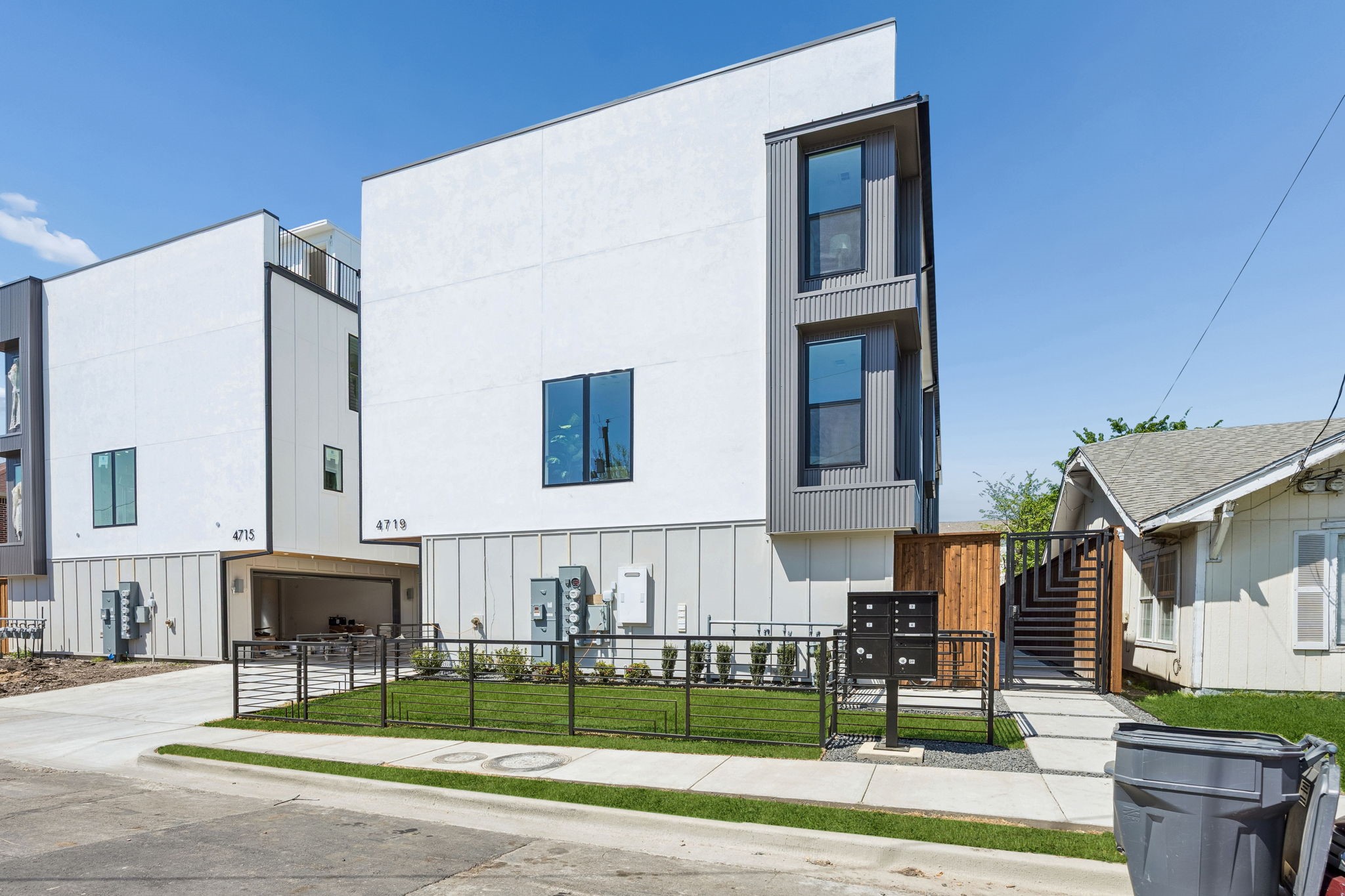 Property photo 04 of 4719 Manett Street UNIT 101, Dallas, TX 75204 | MLS #21223286