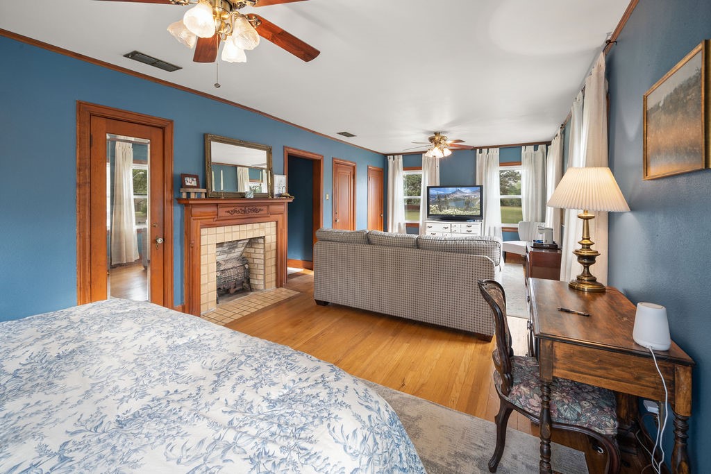 327 N Ponsard Street, Troup, TX, 75789