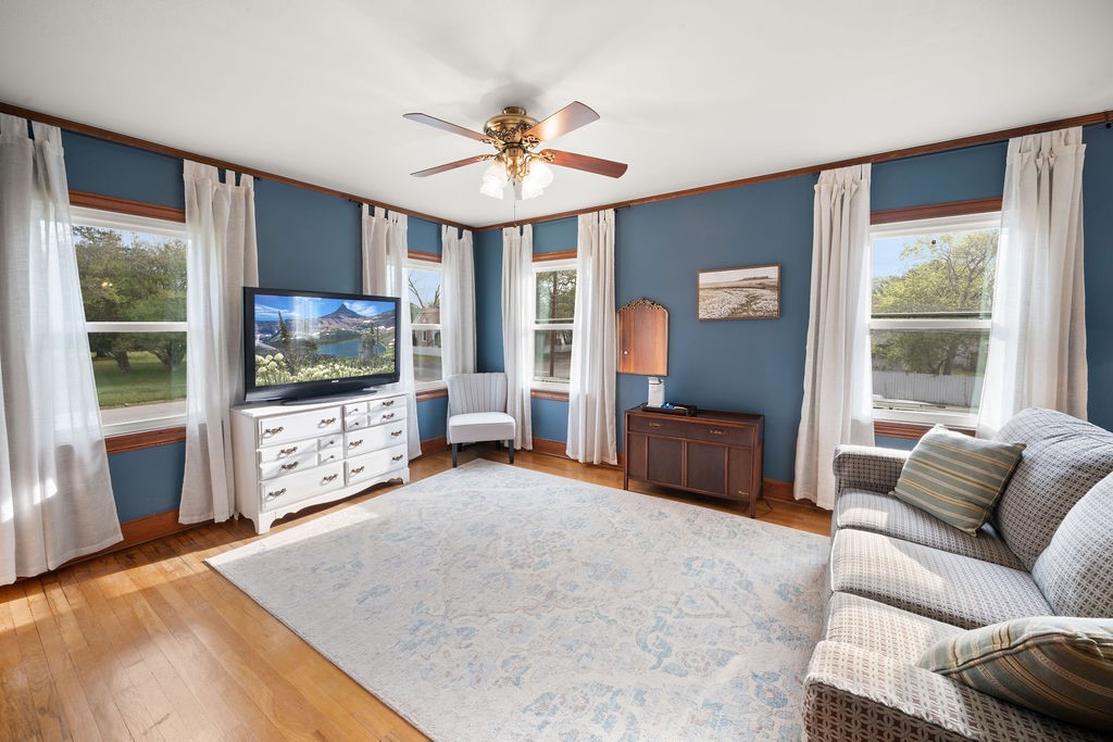 327 N Ponsard Street, Troup, TX, 75789