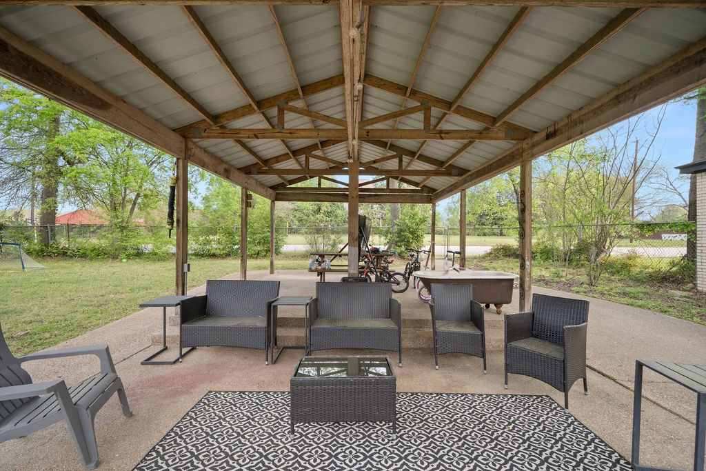327 N Ponsard Street, Troup, TX, 75789