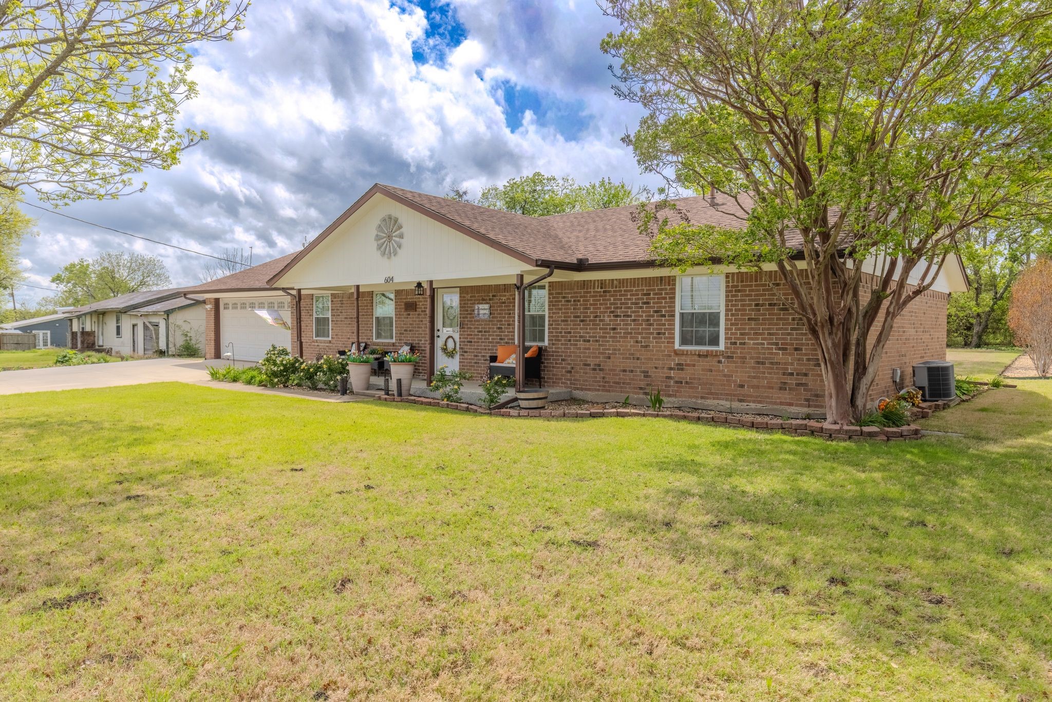 604 E Fm 272, Celeste, TX, 75423