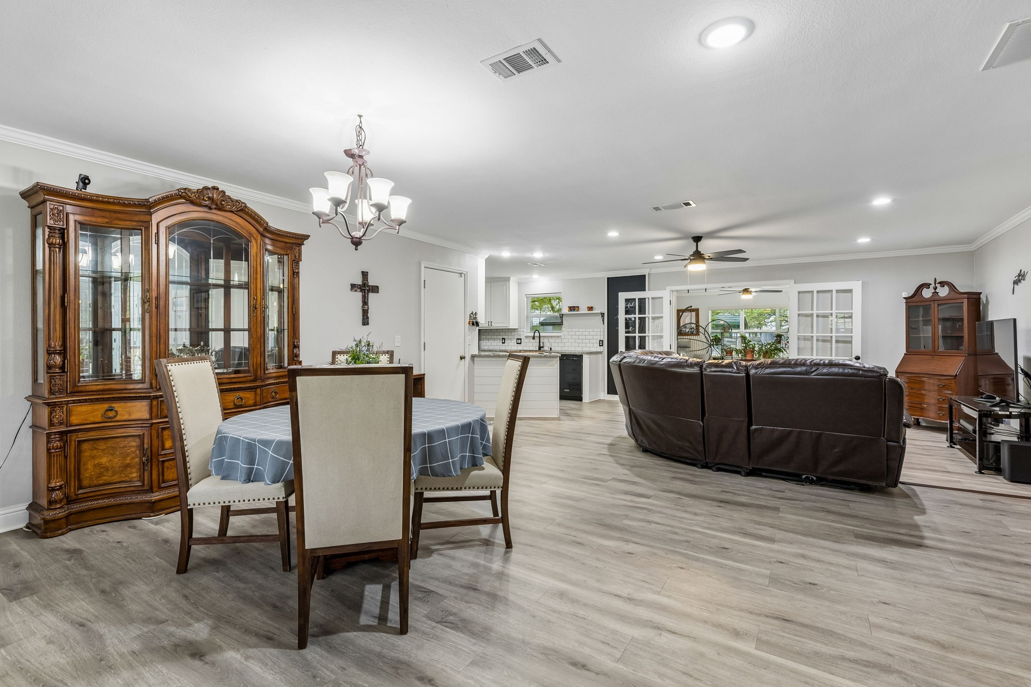 Property photo 04 of 1003 Newell Drive Hudson, Oaks, TX 76087 | MLS #21223593