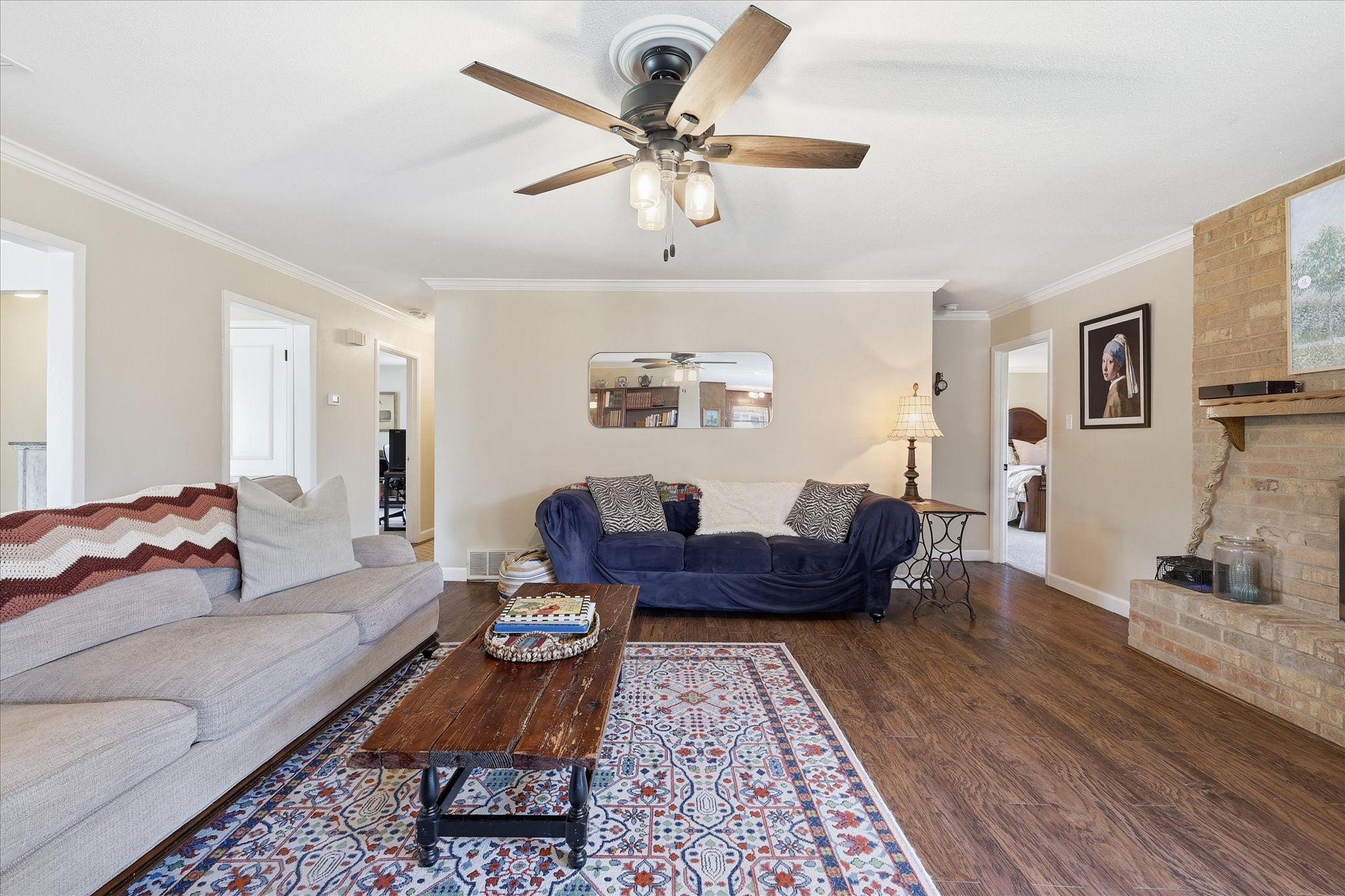 217 E Louella Drive, Hurst, TX, 76054