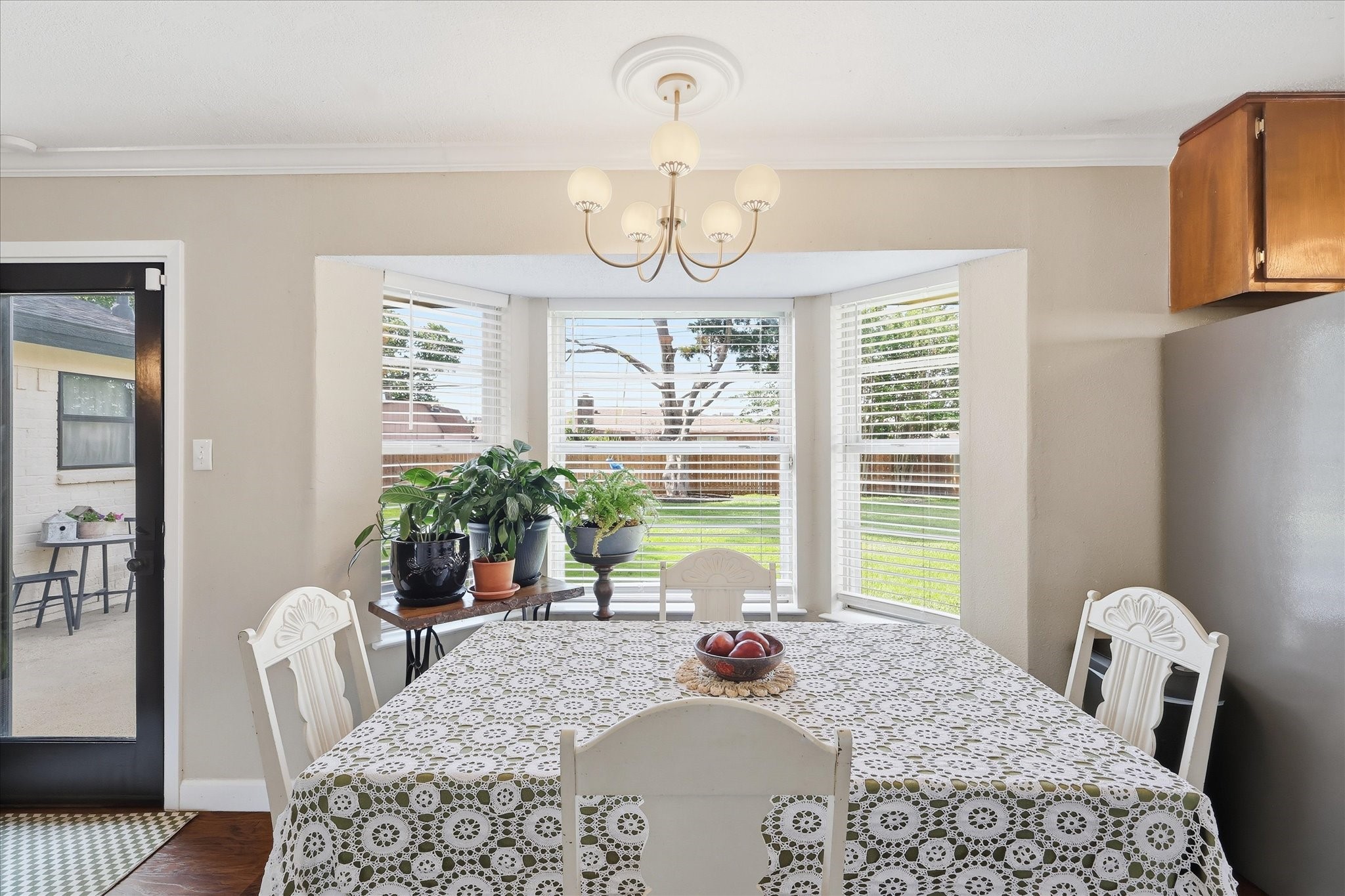 217 E Louella Drive, Hurst, TX, 76054