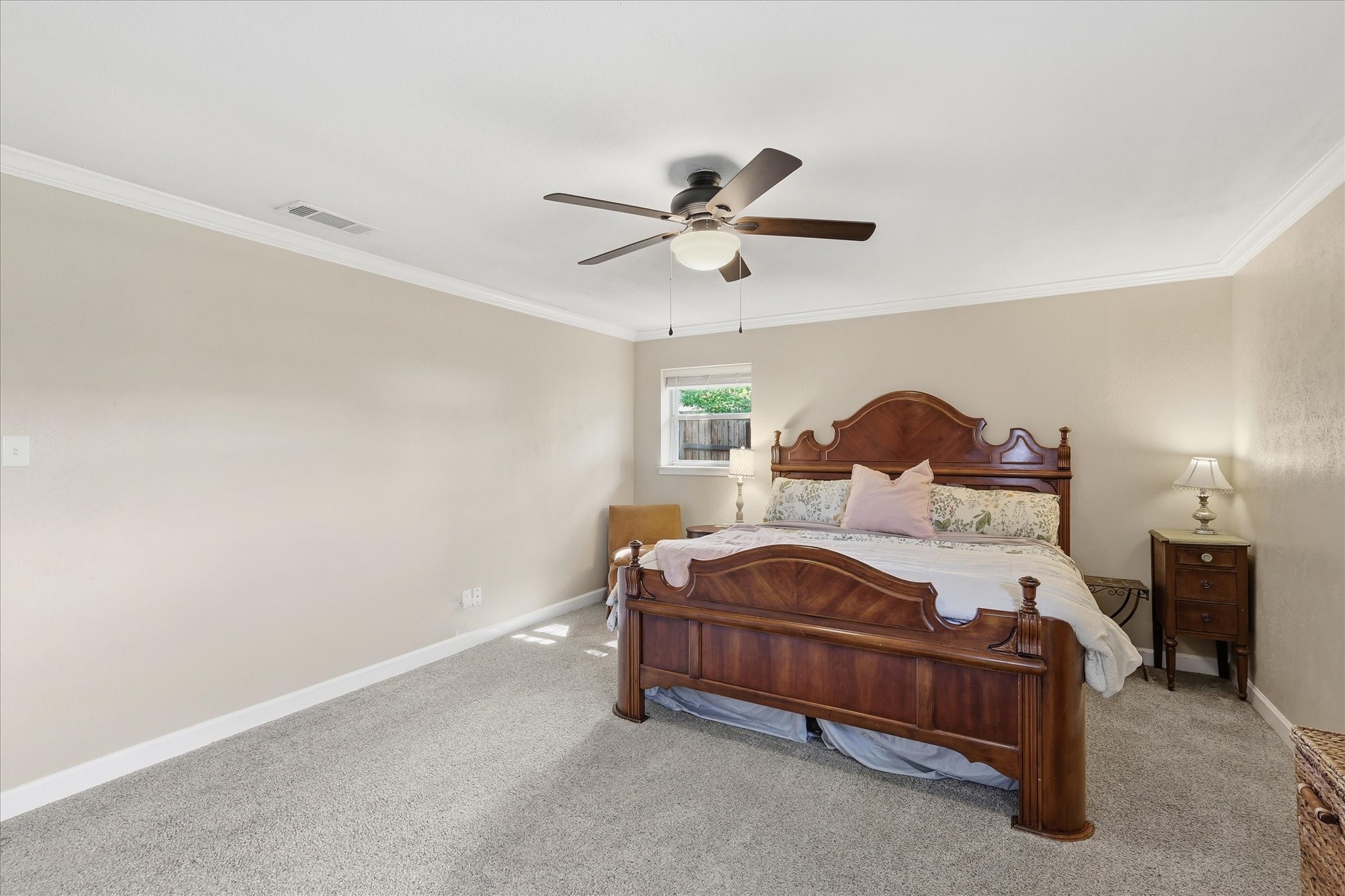 217 E Louella Drive, Hurst, TX, 76054