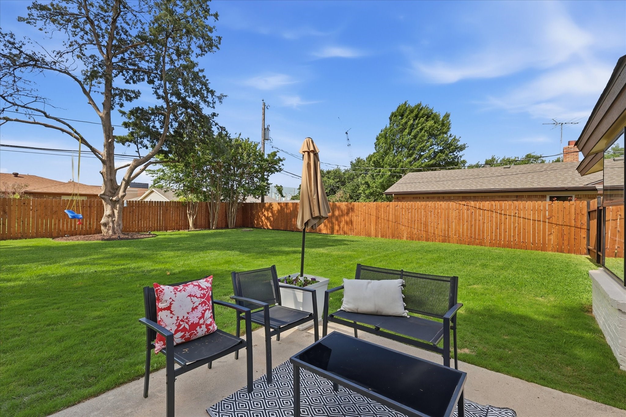 217 E Louella Drive, Hurst, TX, 76054
