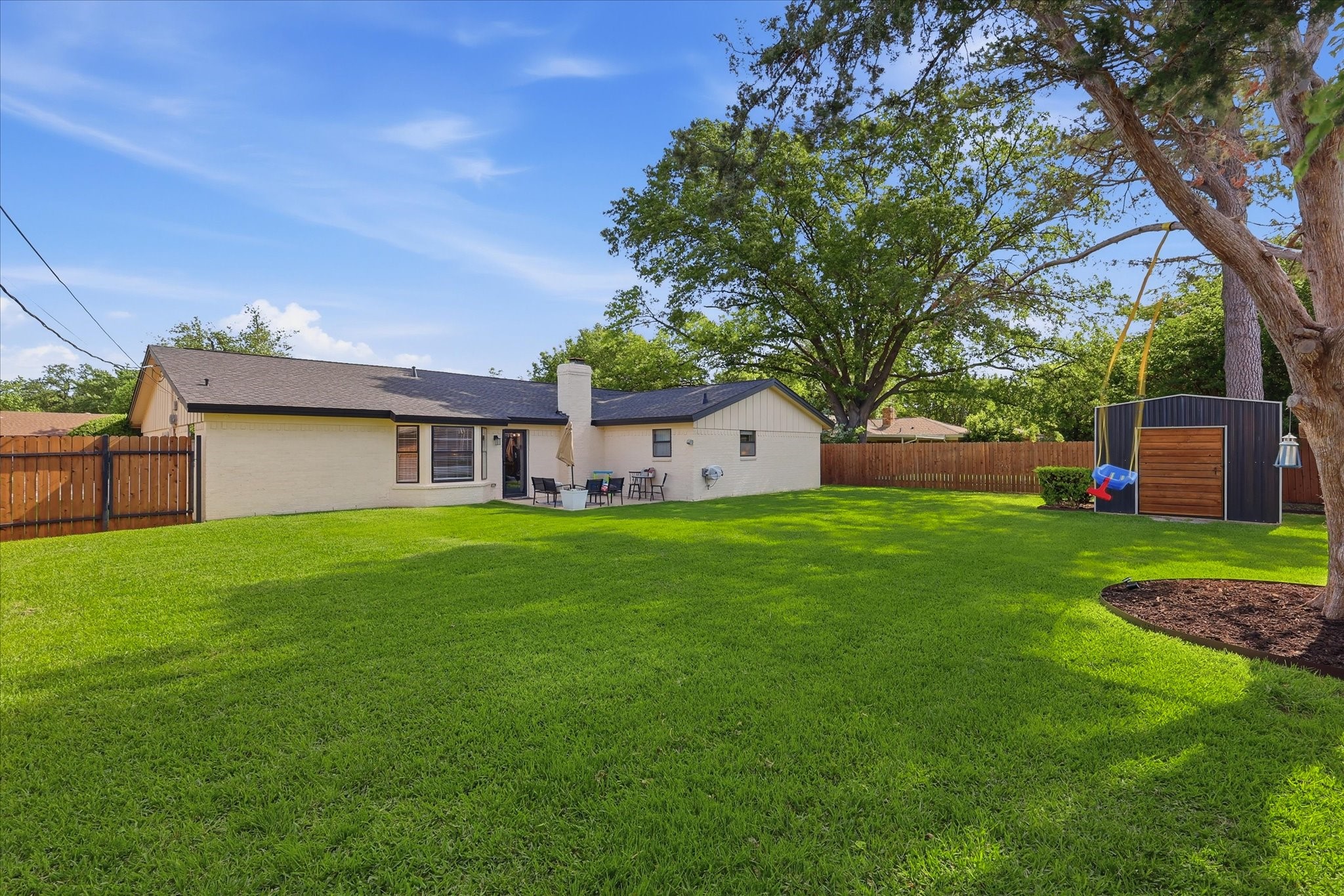 217 E Louella Drive, Hurst, TX, 76054