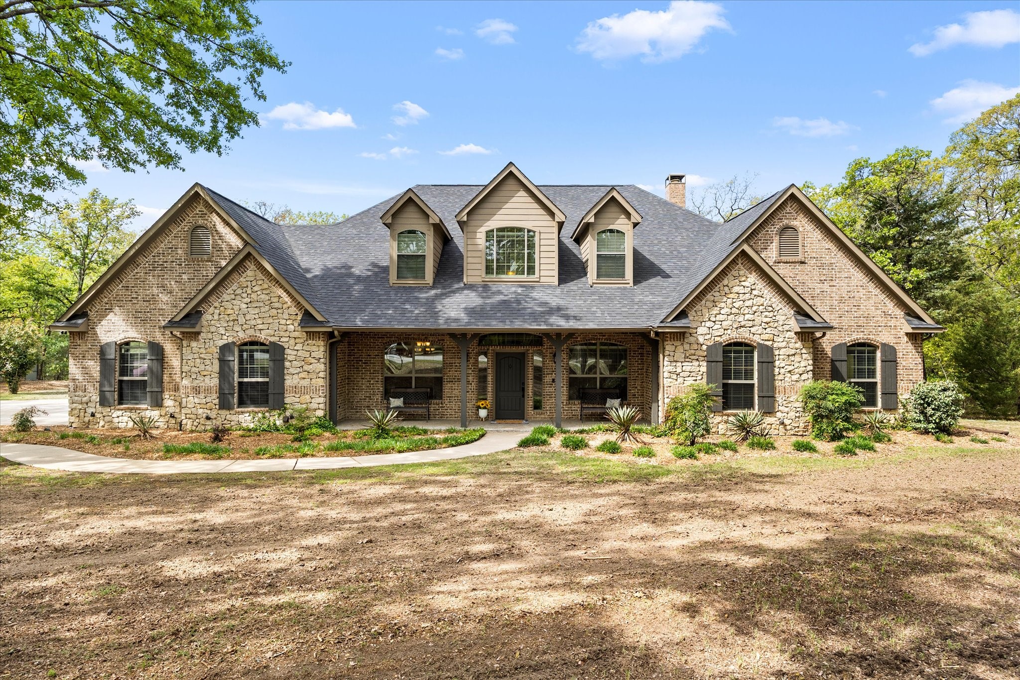Property photo 01 of 2117 Red Cedar Trail, Greenville, TX 75402 | MLS #21225518