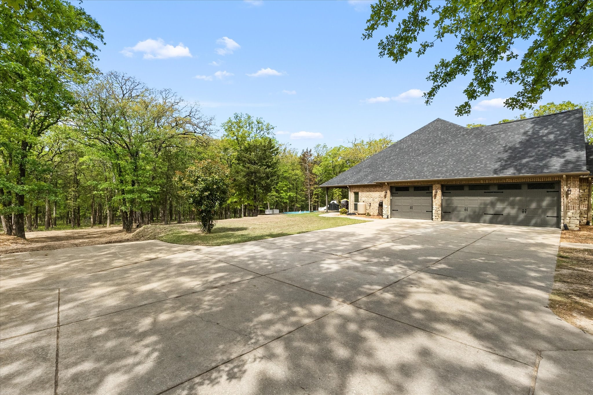Property photo 04 of 2117 Red Cedar Trail, Greenville, TX 75402 | MLS #21225518