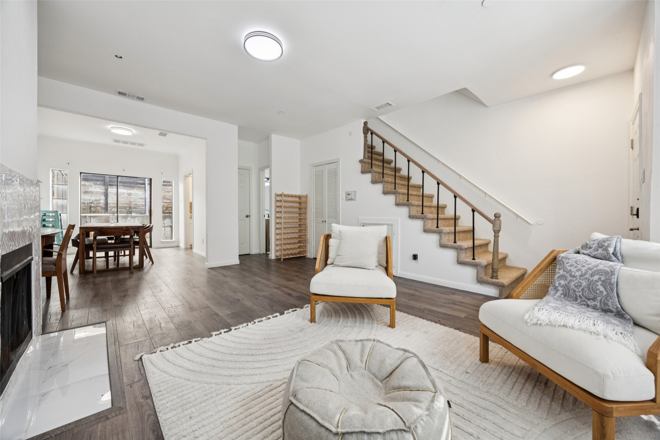 Property photo 01 of 3919 Cole Avenue UNIT 101, Dallas, TX 75204 | MLS #21225689